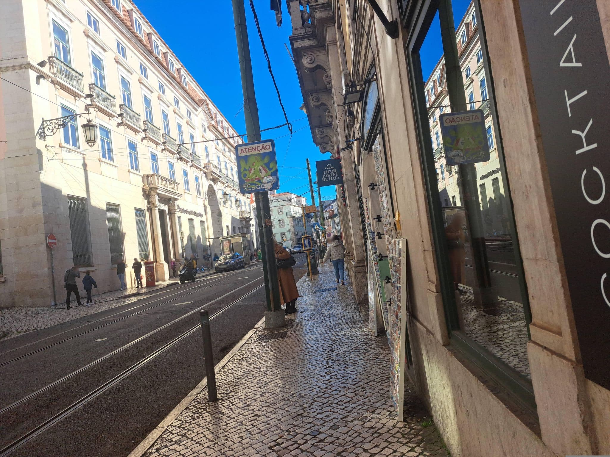 Street view near Tram28-GuestHouse, Bairro Alto — © beer119 (CC BY-SA · Mapillary)