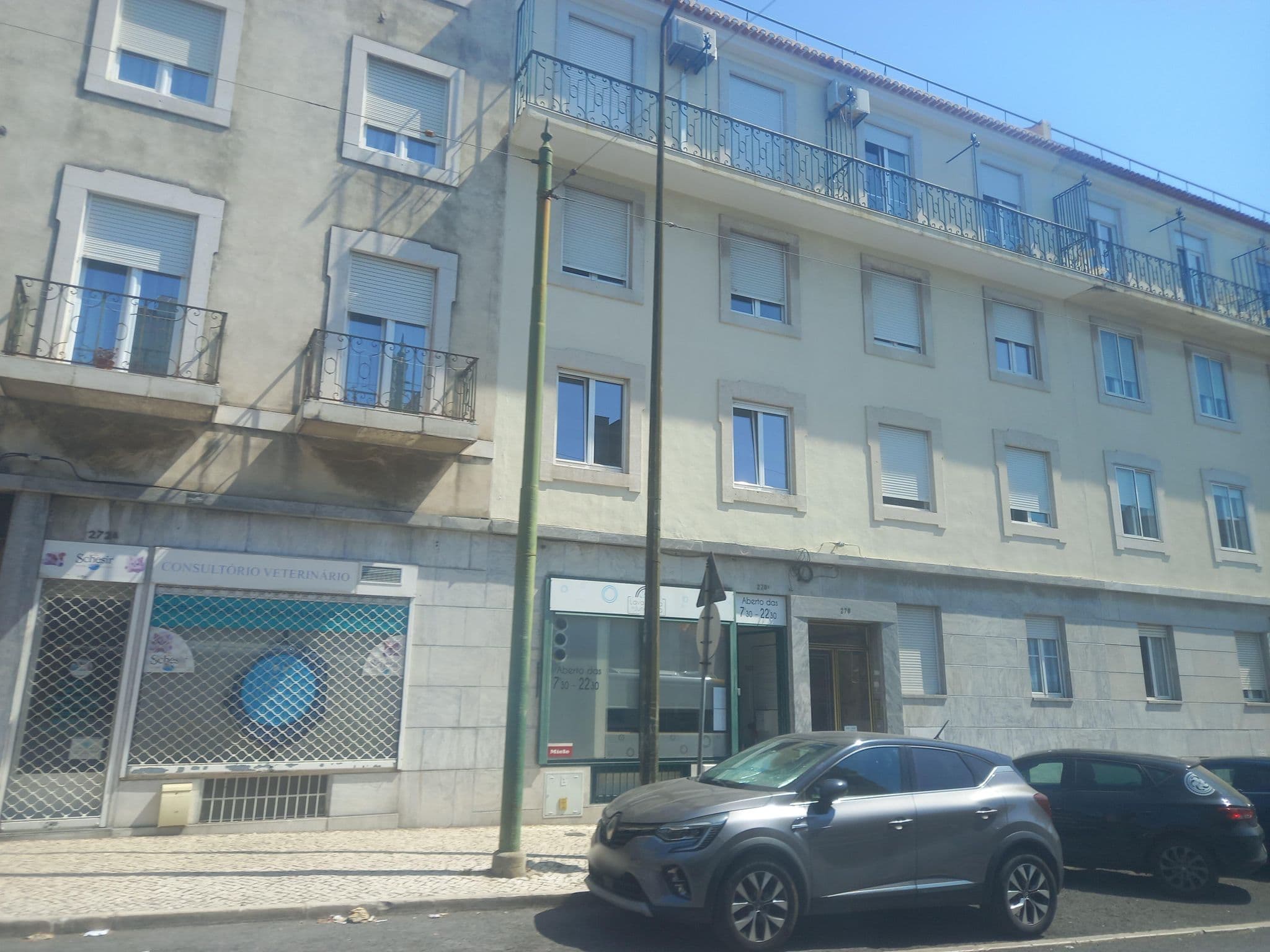 Street view near Timeless Belem, Belém — © danielagos12 (CC BY-SA · Mapillary)