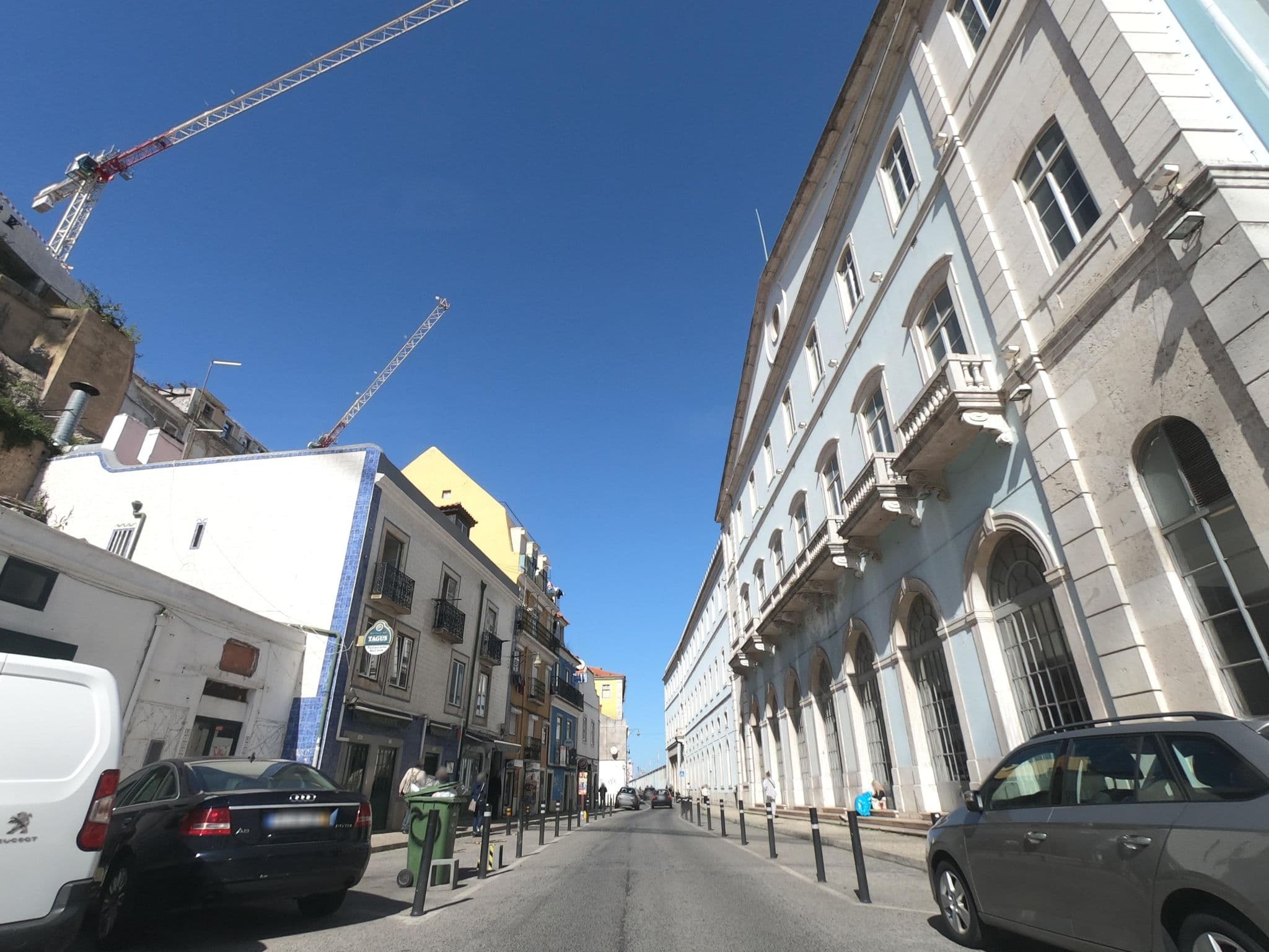 Street view near Aurora & Idalino, Alfama — © filohipo (CC BY-SA · Mapillary)