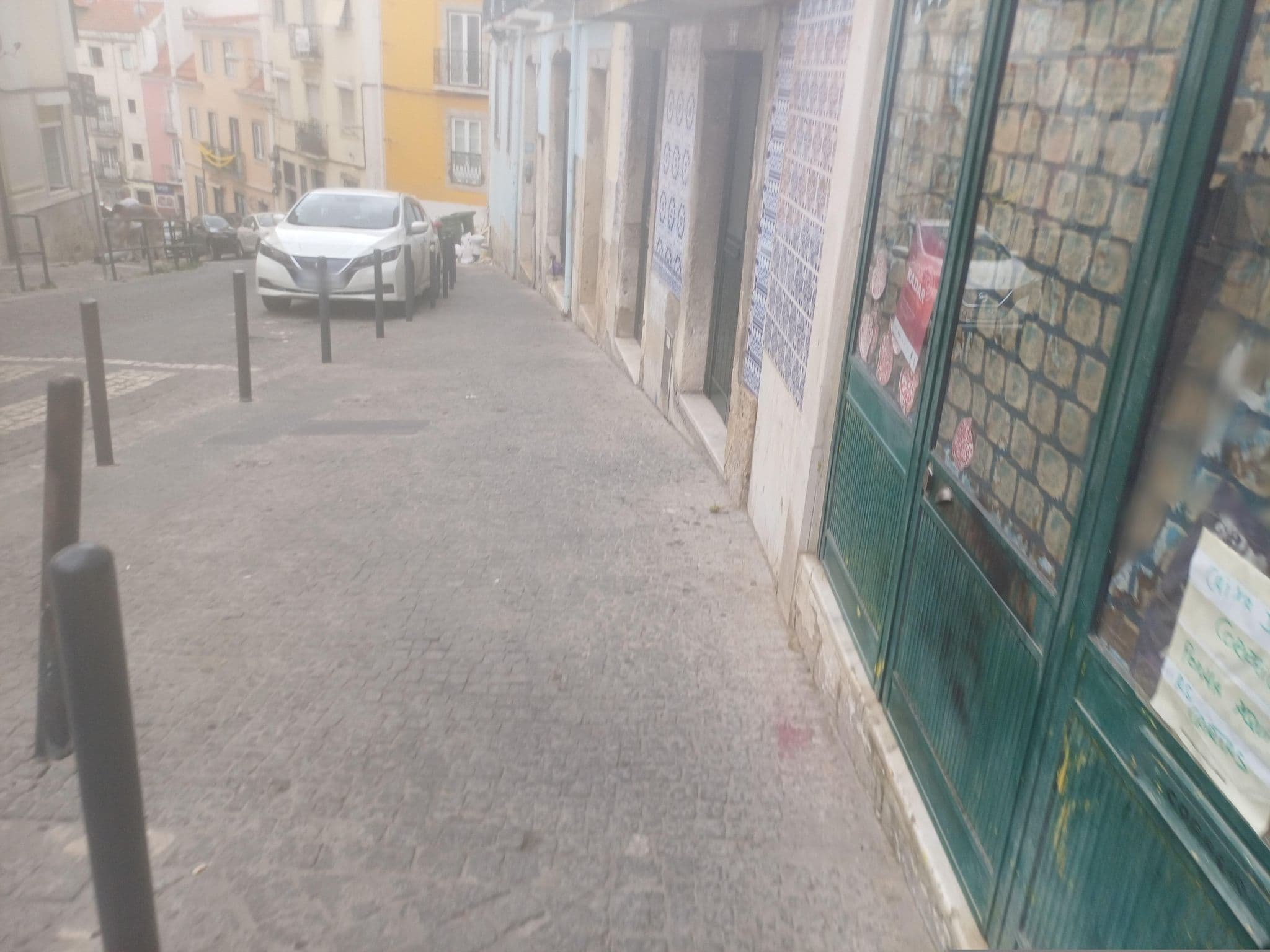 Street view near The River House - Lisbon, Graça — © beer119 (CC BY-SA · Mapillary)