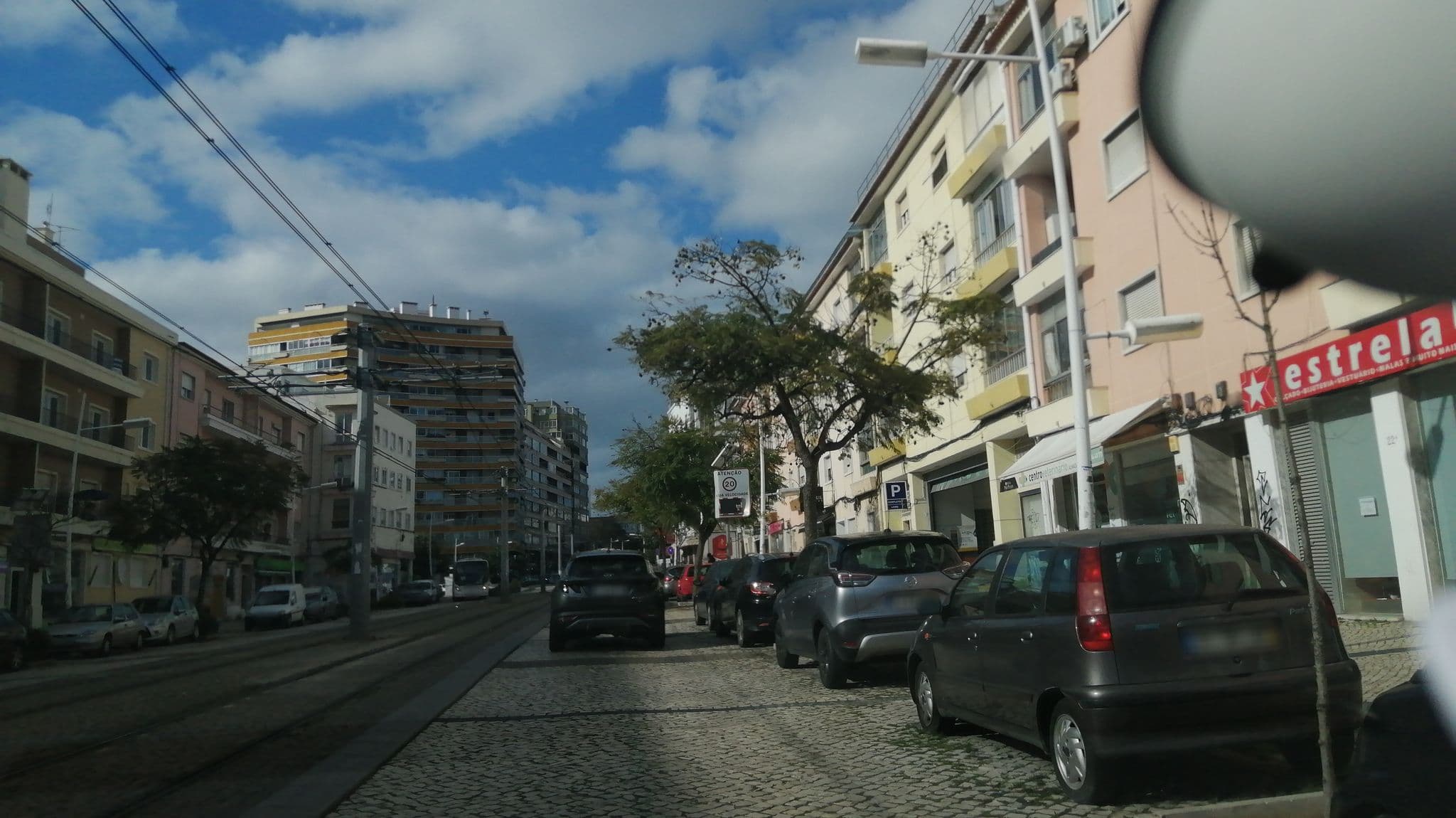 Street view near Mary Apartments, Almada — © pedroconceicao (CC BY-SA · Mapillary)