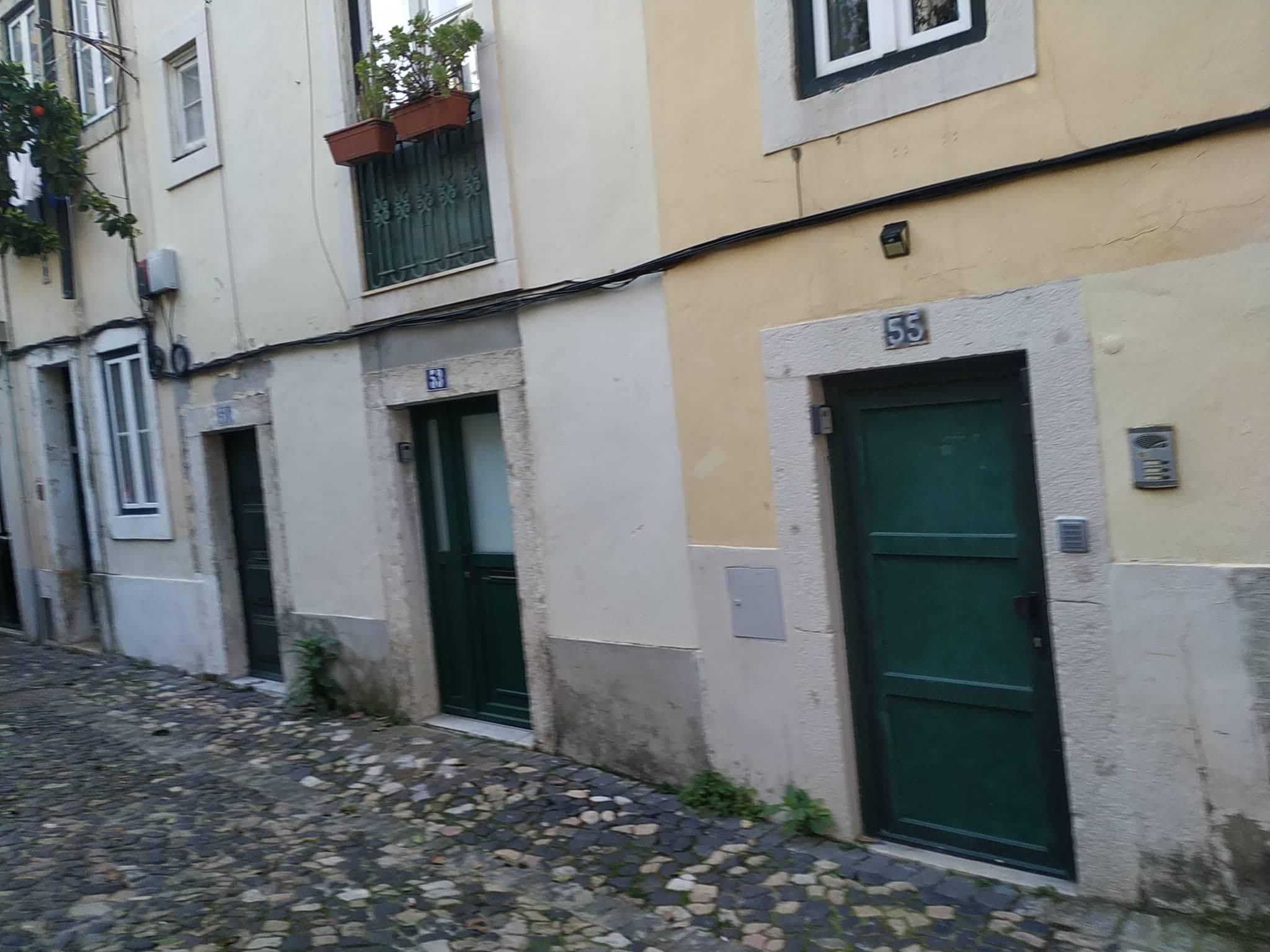 Street view near Apartment Jasmim, Graça — © filohipo (CC BY-SA · Mapillary)