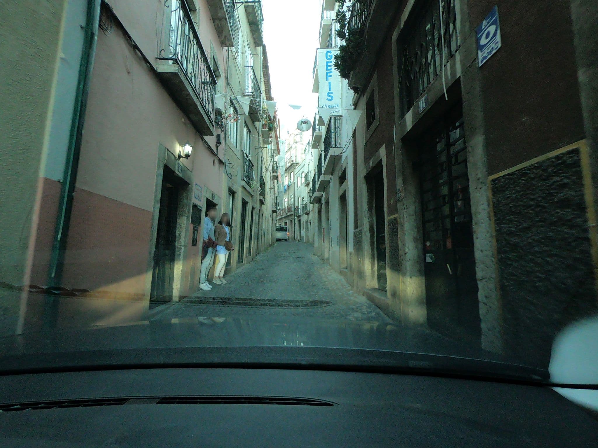 Street view near Lisbon Soul Hostel, Alfama — © davipt (CC BY-SA · Mapillary)