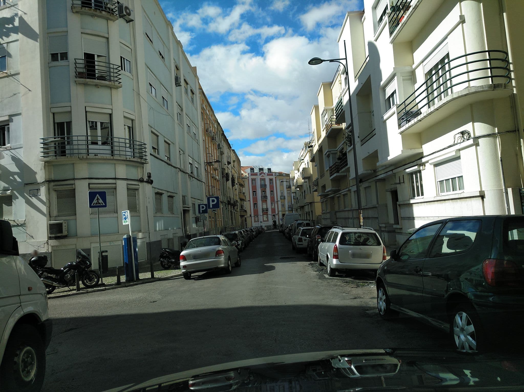 Street view near Turquoise House, Anjos — © filohipo (CC BY-SA · Mapillary)