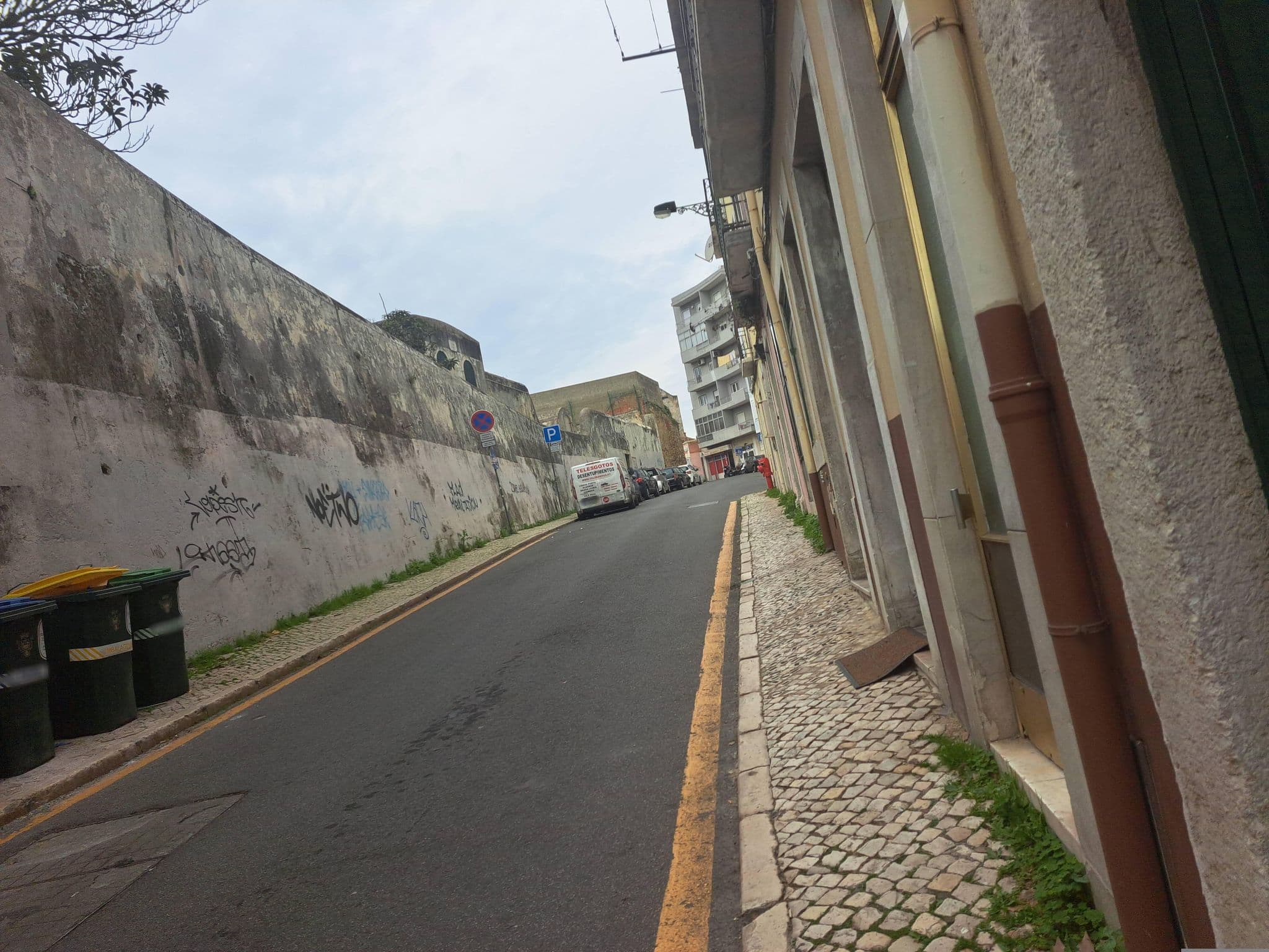 Street view near Feel Alfama Apartment, Graça — © beer119 (CC BY-SA · Mapillary)
