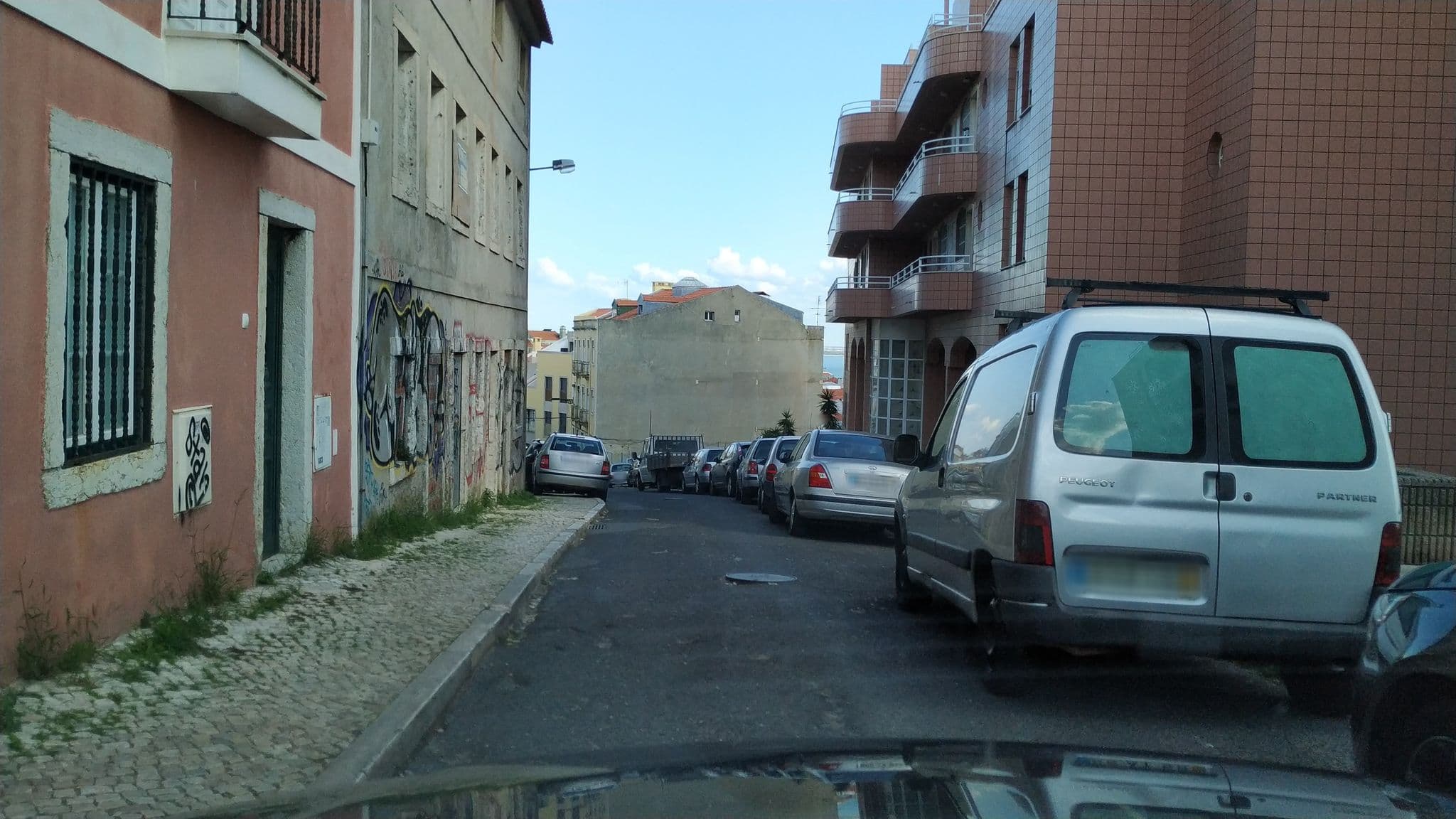 Street view near Cozy and Comfy Graça, Graça — © filohipo (CC BY-SA · Mapillary)