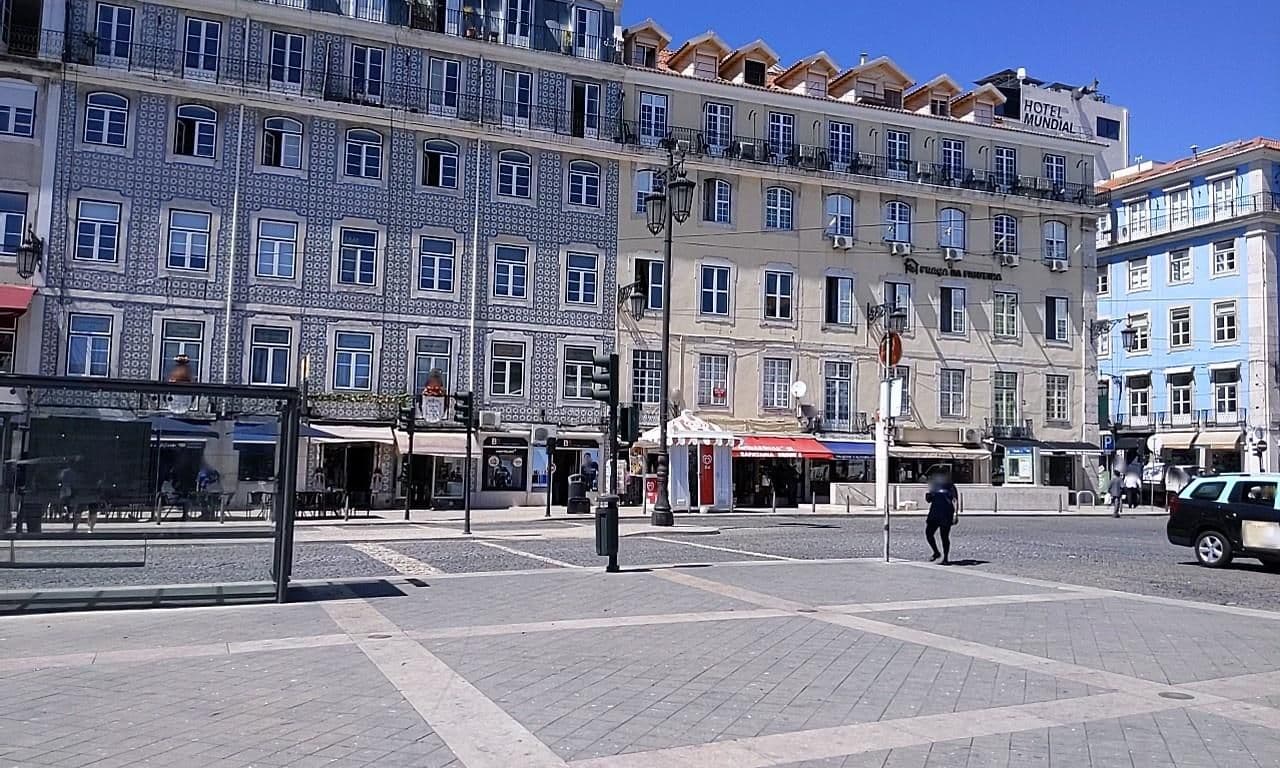 Street view near Pensao Figueira, Baixa — © matteotaiana (CC BY-SA · Mapillary)