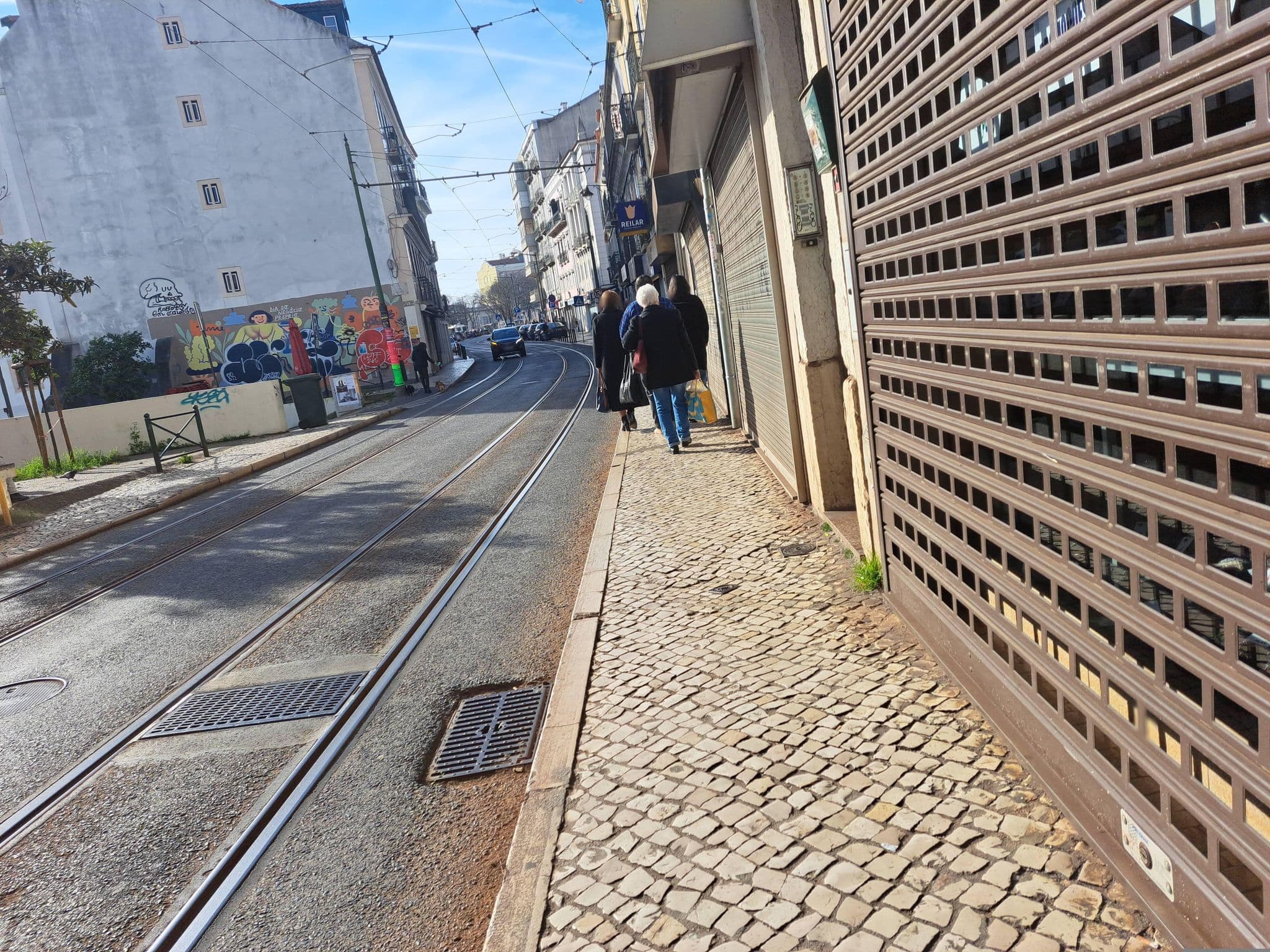 Street view near Graça 28, Graça — © beer119 (CC BY-SA · Mapillary)