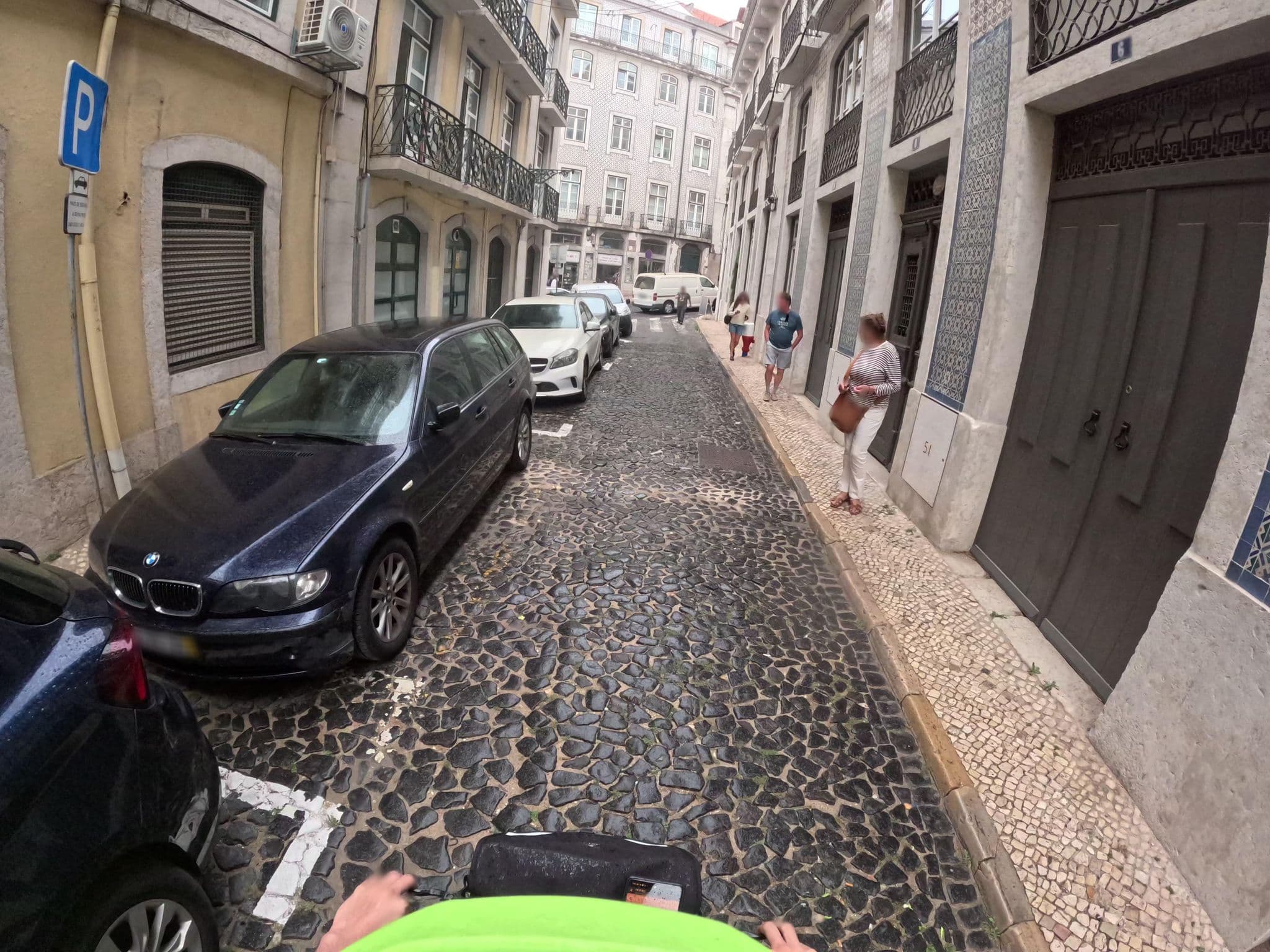 Street view near Sociedade do Hotel Brasil Africano, Baixa — © claudiop (CC BY-SA · Mapillary)