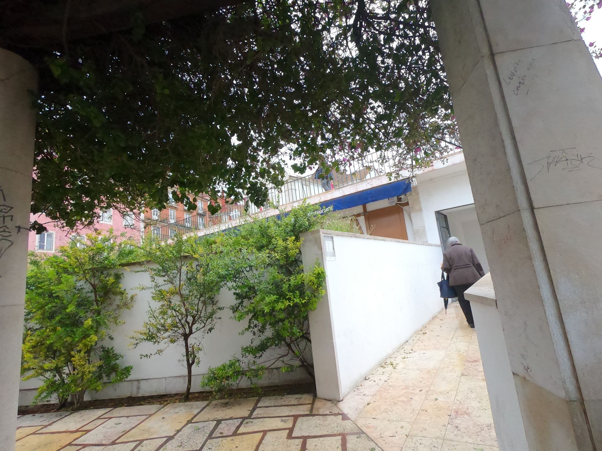 Street view near LiveLisbon, Alfama — © filohipo (CC BY-SA · Mapillary)
