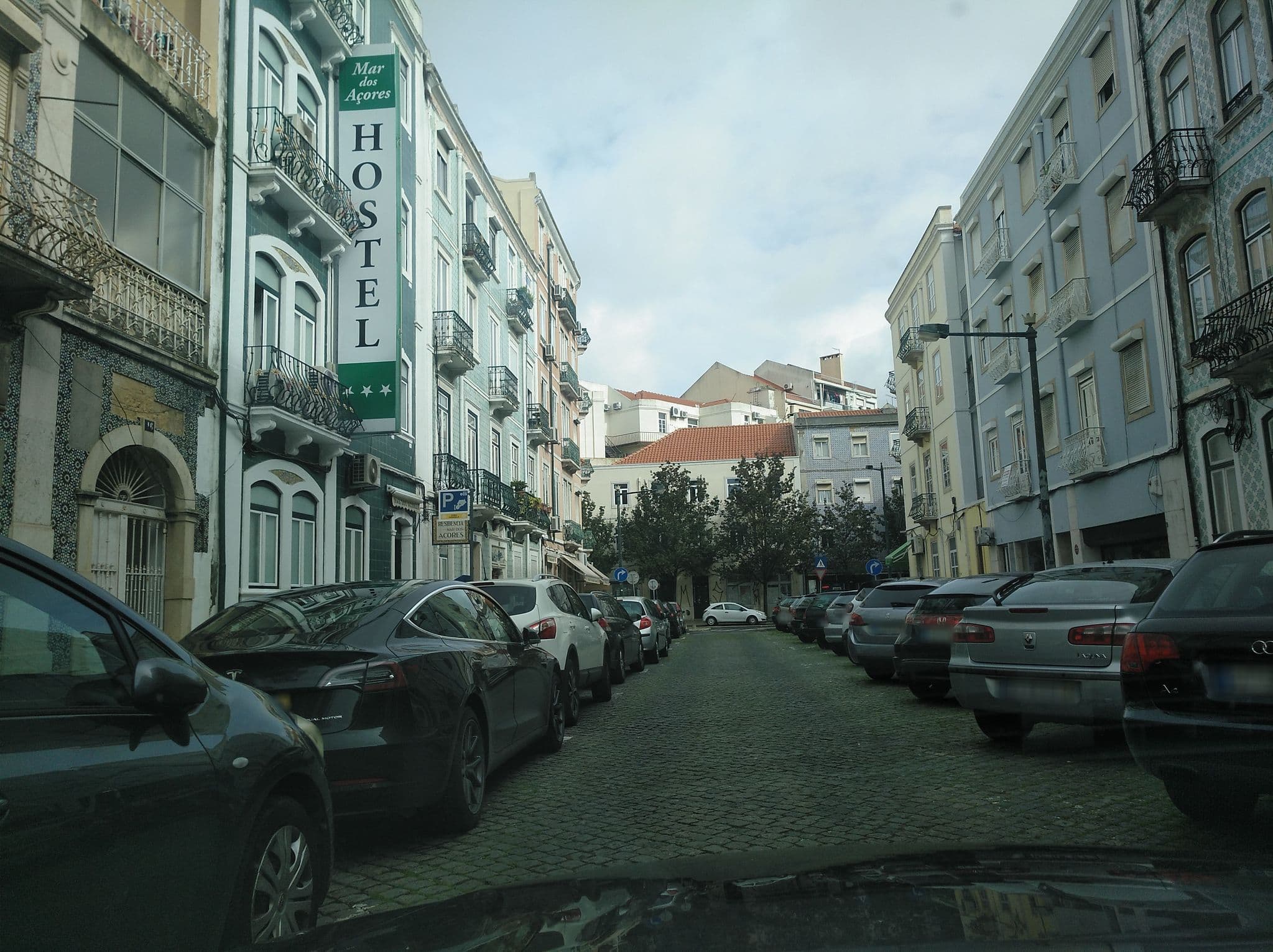 Street view near Residencial Dallas, São Jorge de Arroios — © filohipo (CC BY-SA · Mapillary)