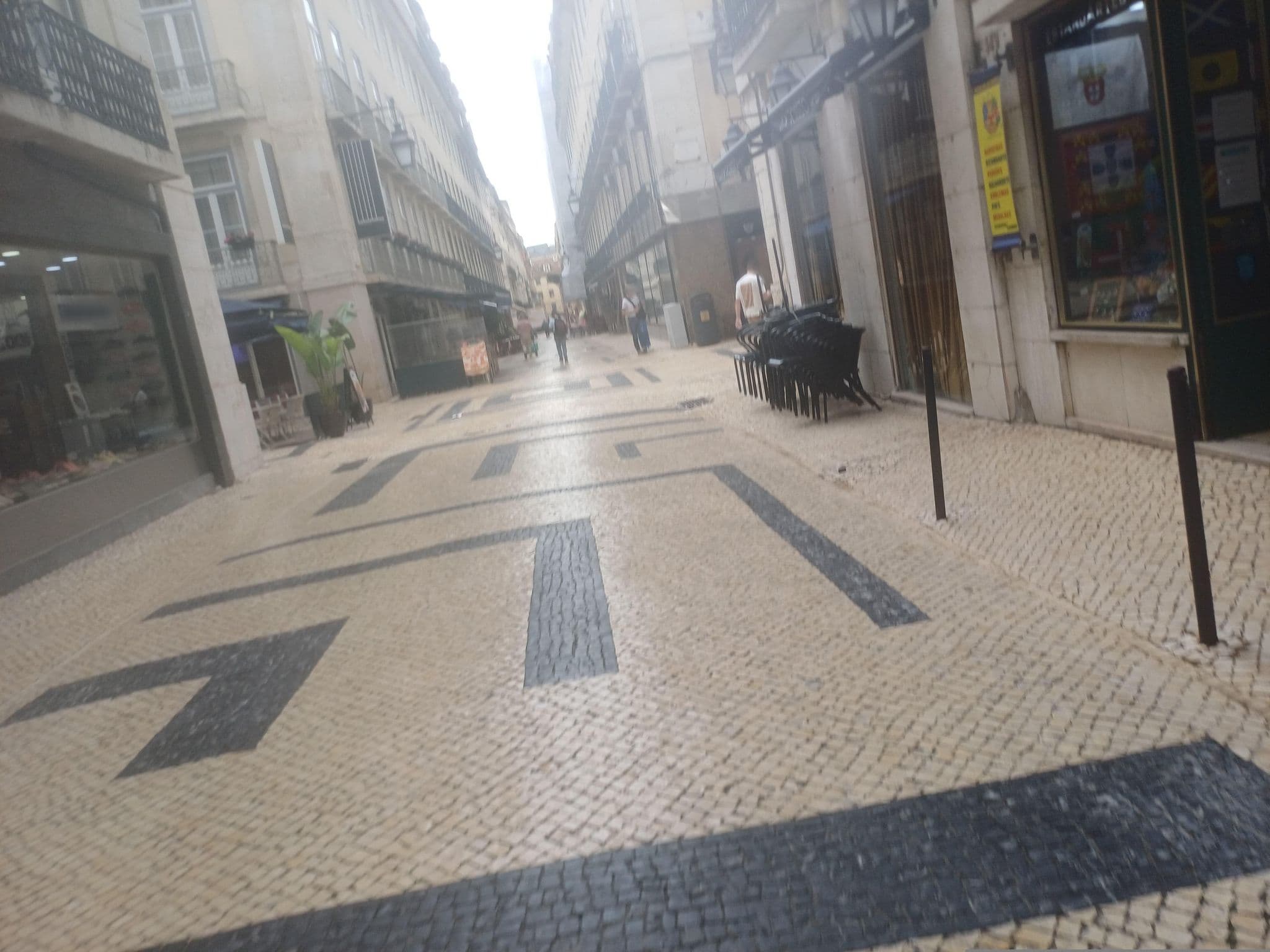 Street view near Albergaria Insulana, Baixa — © beer119 (CC BY-SA · Mapillary)