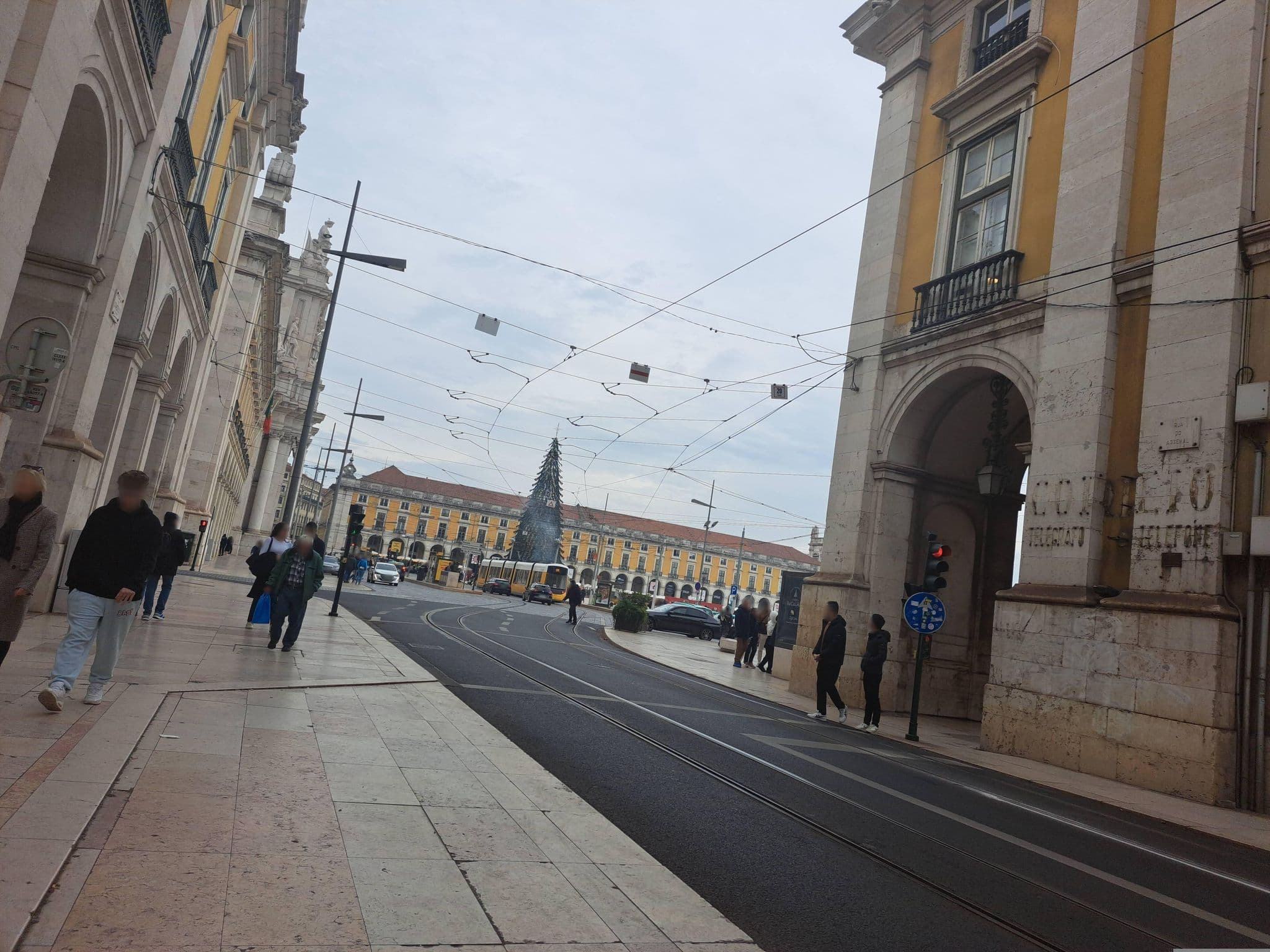 Street view near Pousada de Lisboa, Terreiro do Paço, Baixa — © beer119 (CC BY-SA · Mapillary)