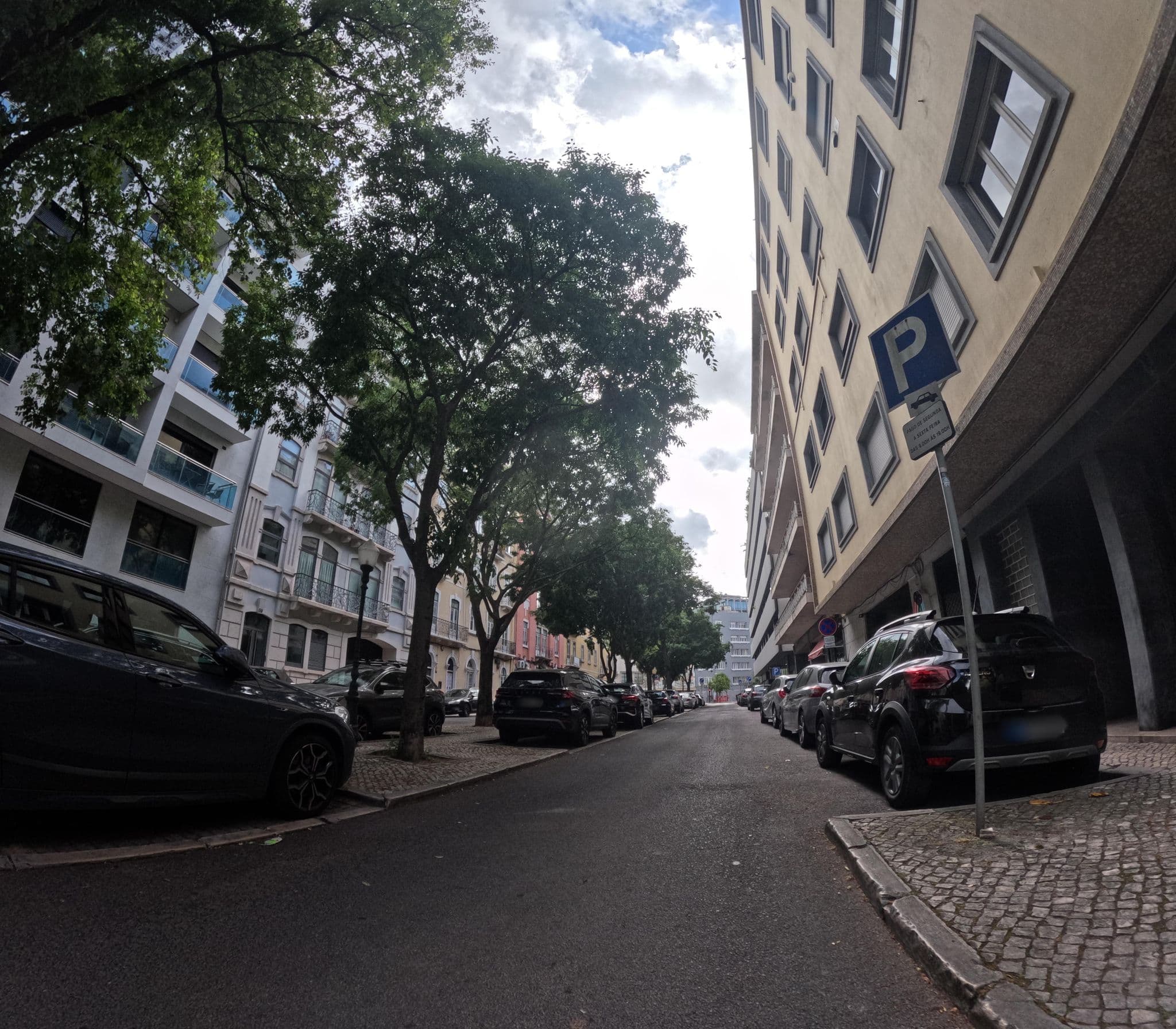 Street view near Lisaltur - Lisboa Algarve Turismo, S.A., São Sebastião da Pedreira — © danielagos12 (CC BY-SA · Mapillary)