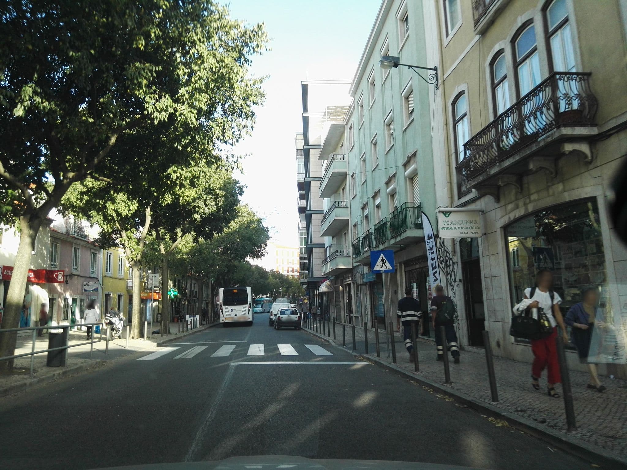 Street view near Residencial Teixeira Pinto, Benfica — © filipegraciosa (CC BY-SA · Mapillary)