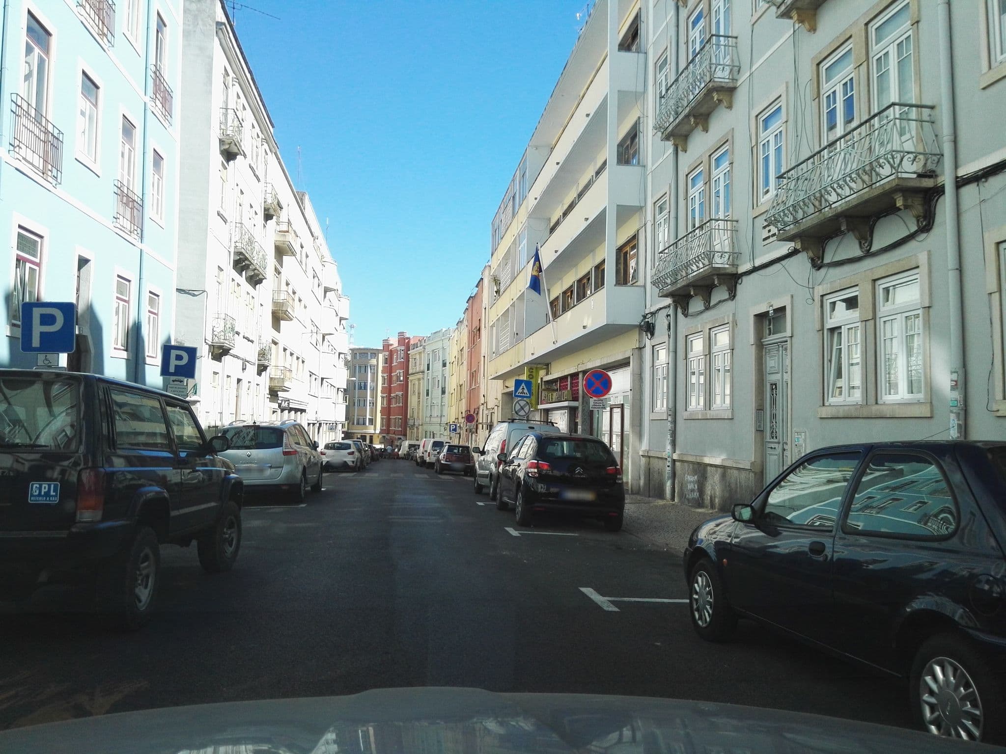 Street view near Art Gallery Apartment, São Jorge de Arroios — © filipegraciosa (CC BY-SA · Mapillary)