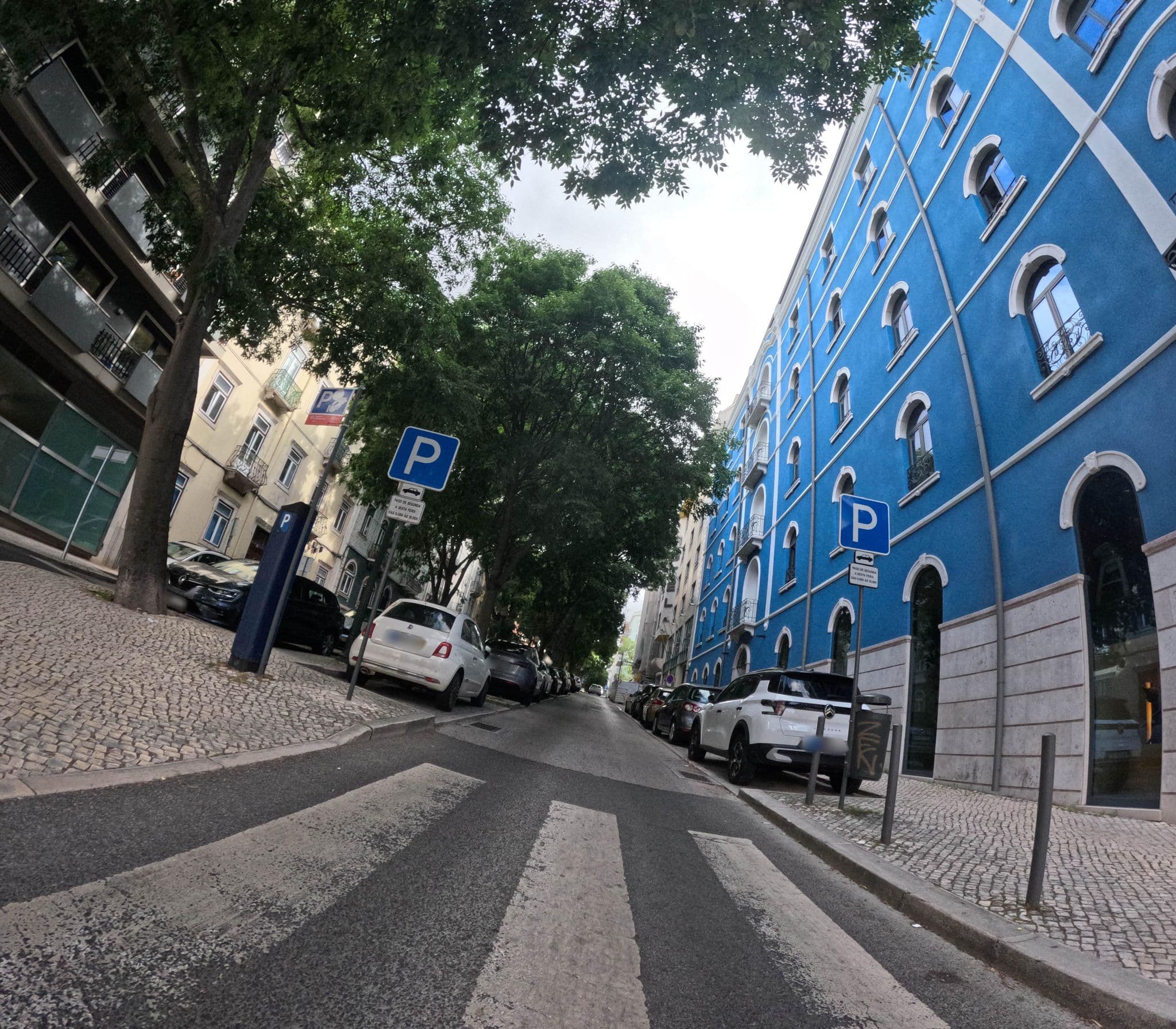 Street view near Ложе, São Sebastião da Pedreira — © danielagos12 (CC BY-SA · Mapillary)