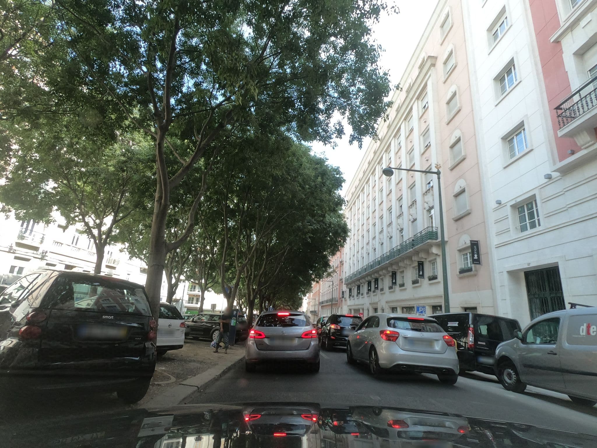 Street view near Lisbonera, São Sebastião da Pedreira — © filohipo (CC BY-SA · Mapillary)