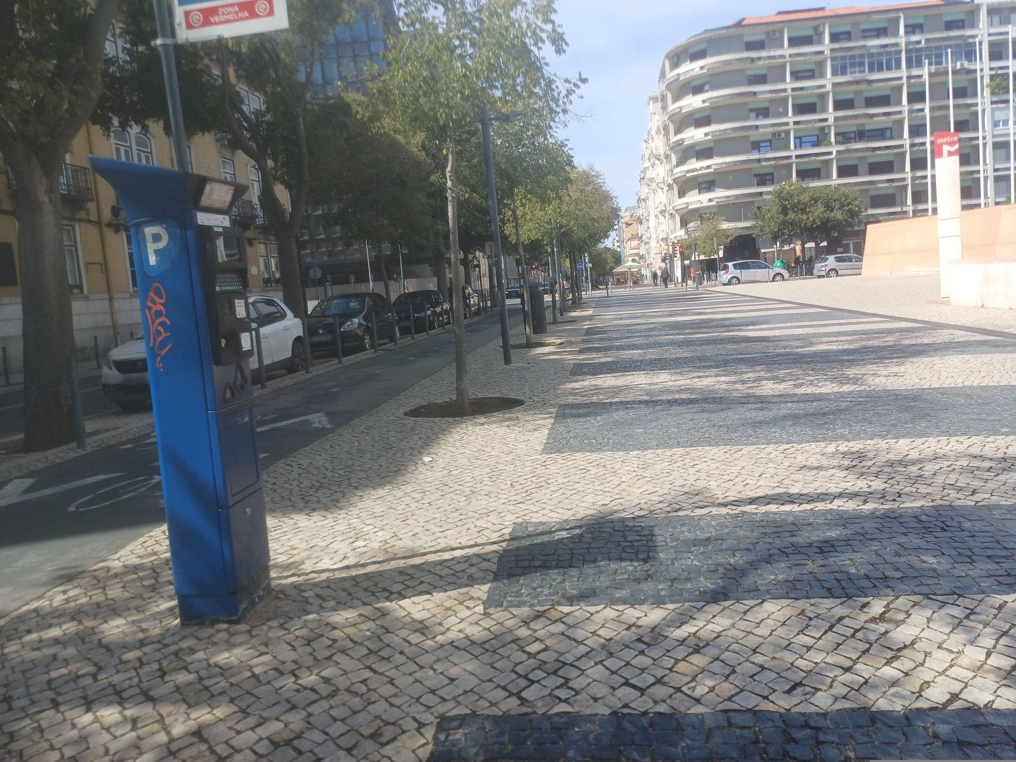 Street view near Chalet D´Ávila Guest House, Areeiro — © beer119 (CC BY-SA · Mapillary)
