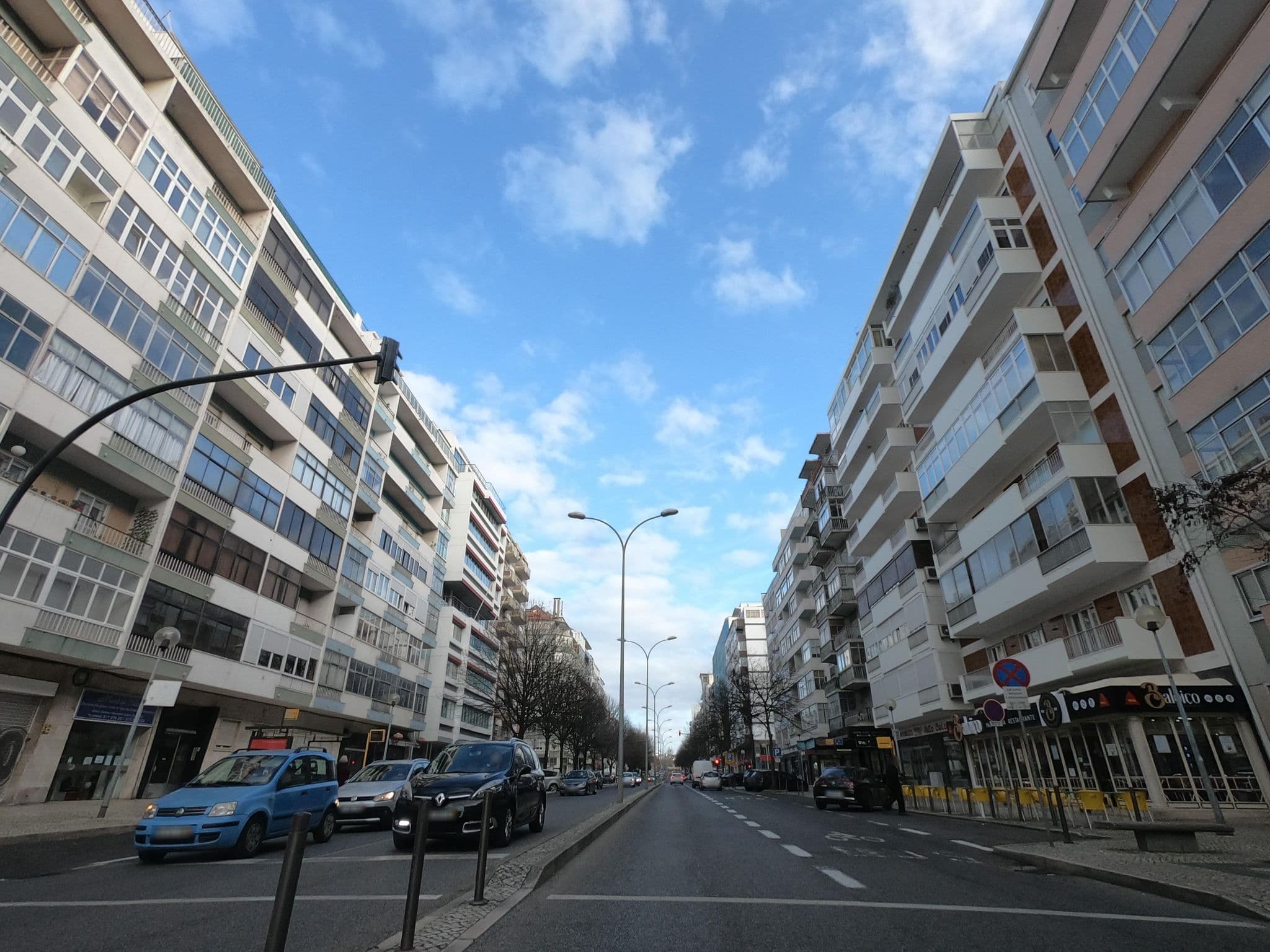 Street view near 7Rios Rooms, Sete Rios — © filohipo (CC BY-SA · Mapillary)
