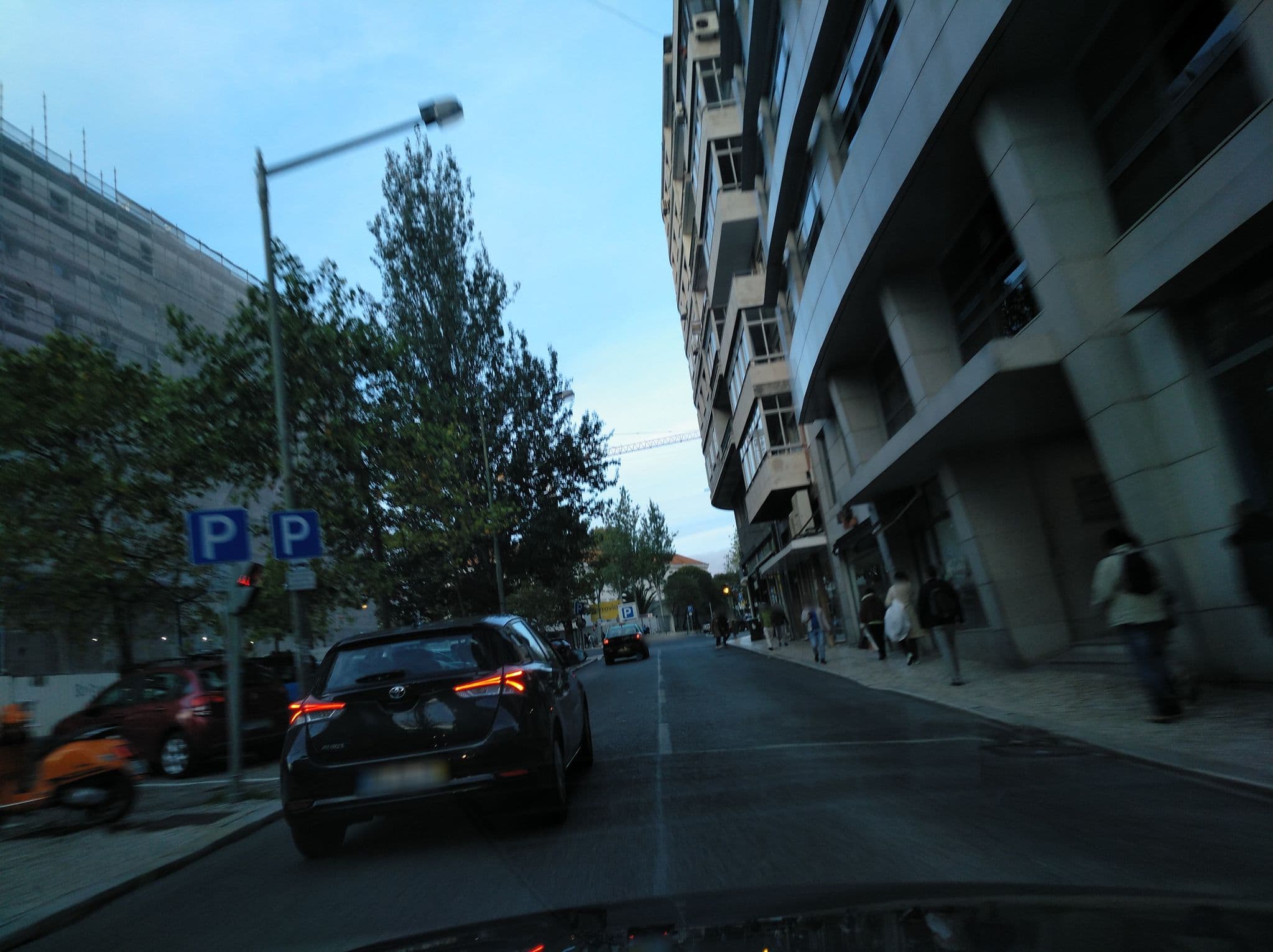 Street view near Pensão África do Sul, São Jorge de Arroios — © filohipo (CC BY-SA · Mapillary)