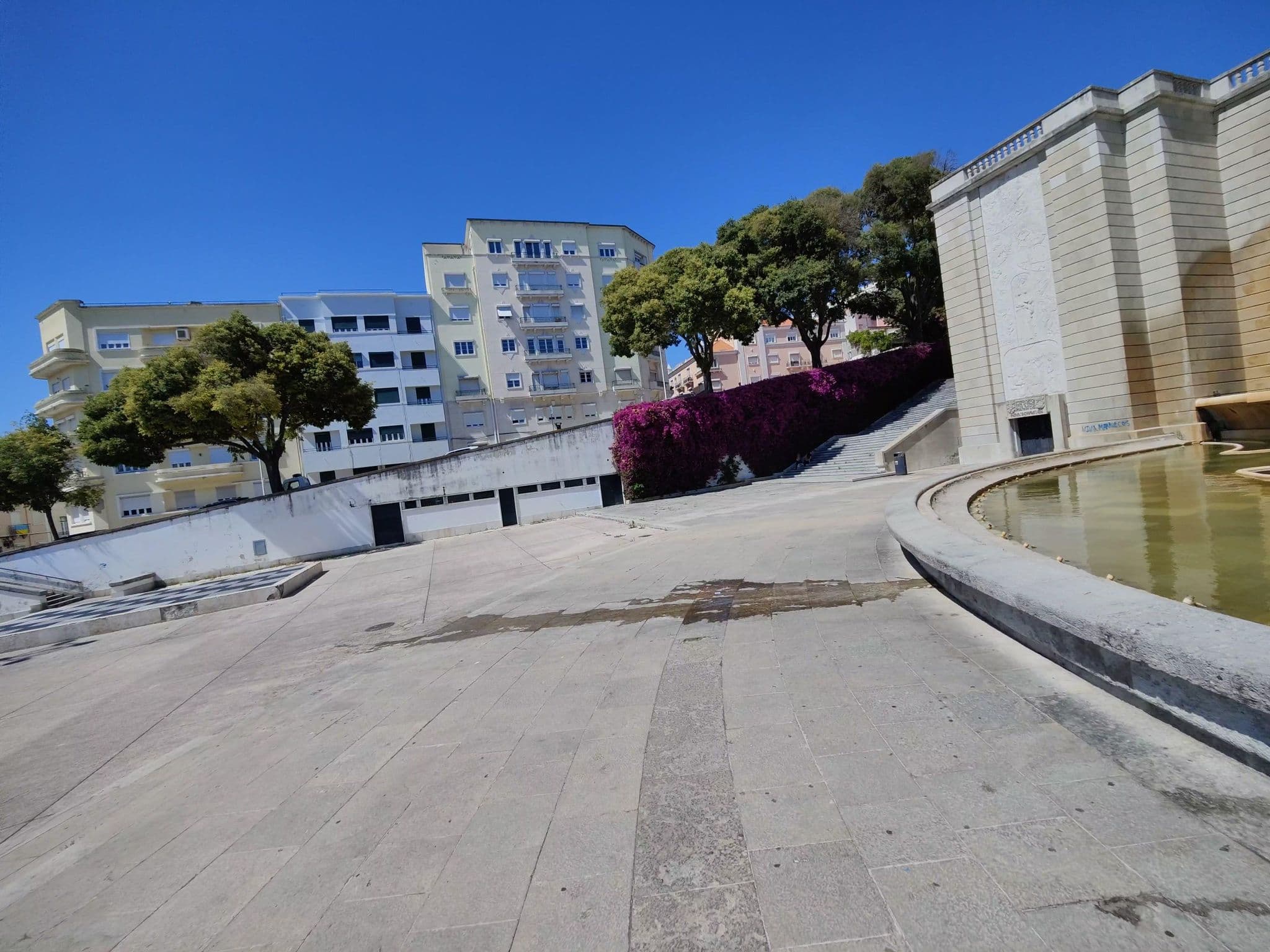 Street view near S&S Hostel, Areeiro — © feriret (CC BY-SA · Mapillary)