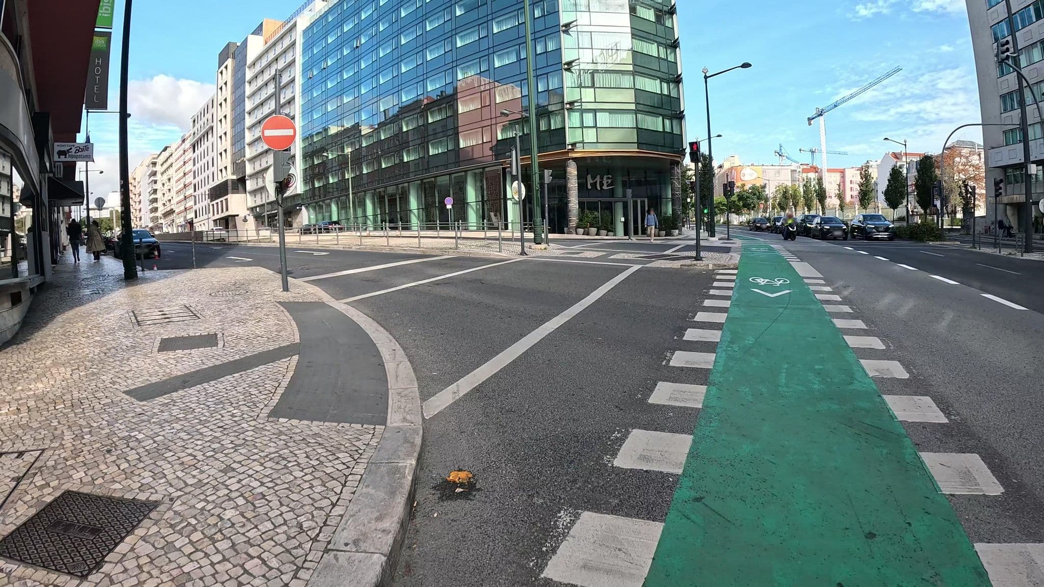 Street view near ibis Styles Lisboa Centro Marquês de Pombal, Lisbon — © danielagos12 (CC BY-SA · Mapillary)