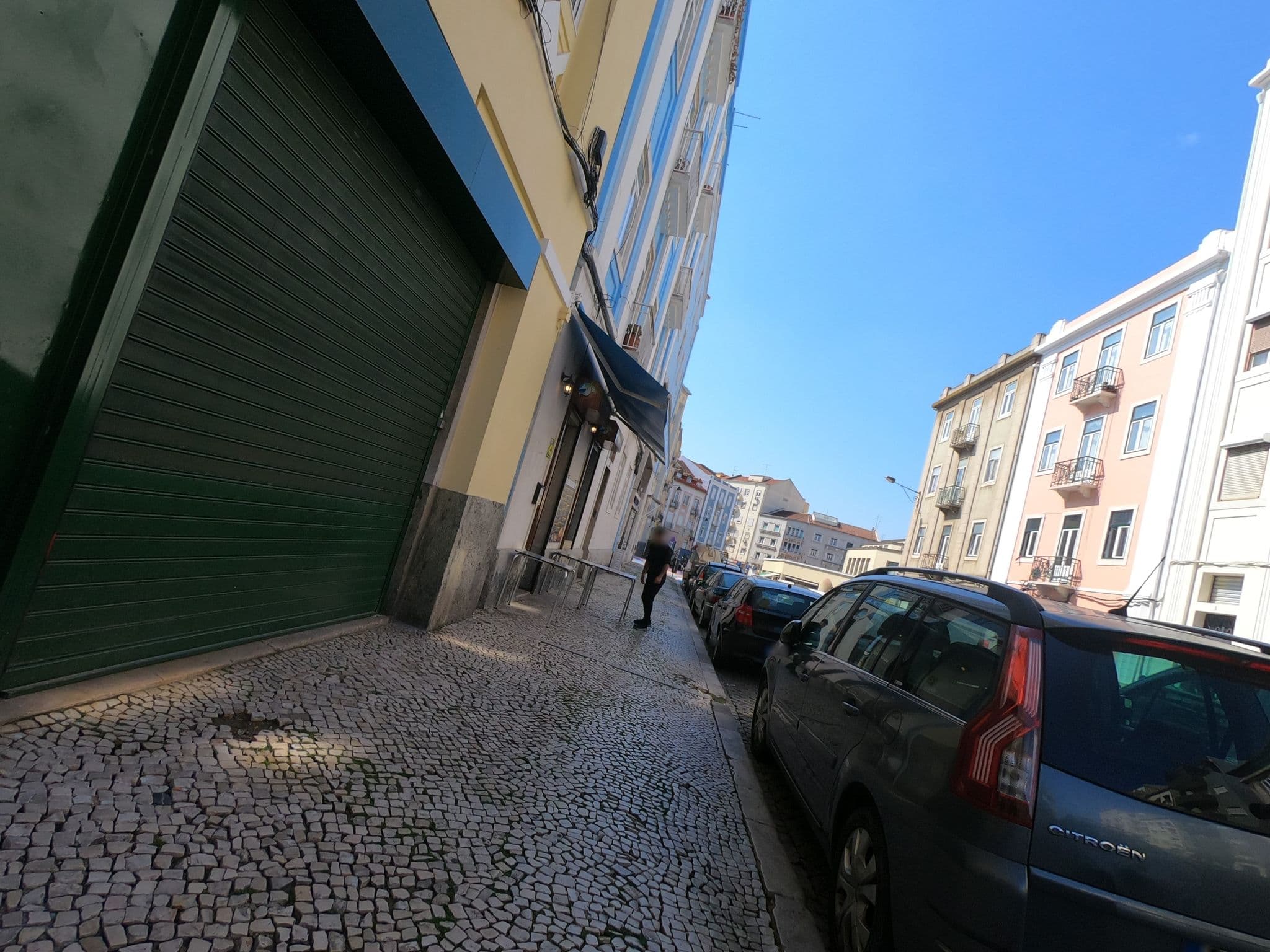 Street view near Passion Inn, Areeiro — © filohipo (CC BY-SA · Mapillary)