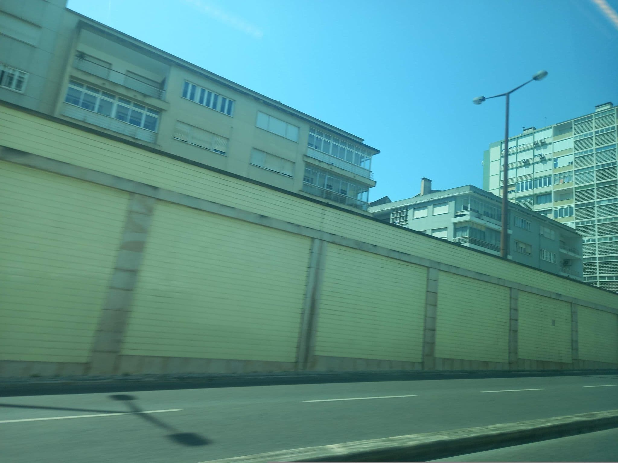 Street view near Autentik Guest House, Alvalade — © danielagos12 (CC BY-SA · Mapillary)