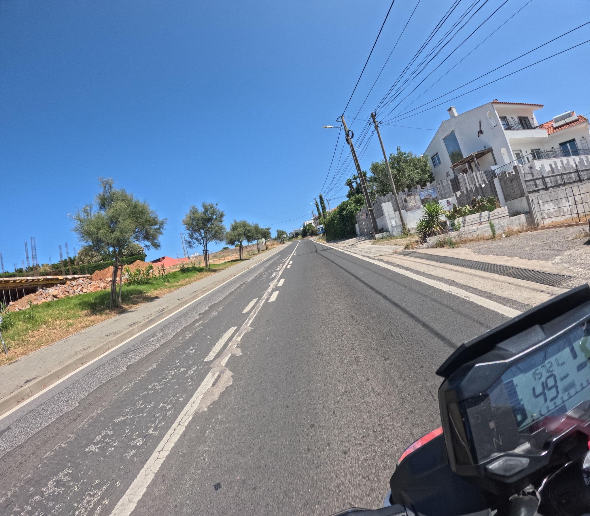Street view near Ocean House Ericeira, Santo Isidoro — © danielagos12 (CC BY-SA · Mapillary)