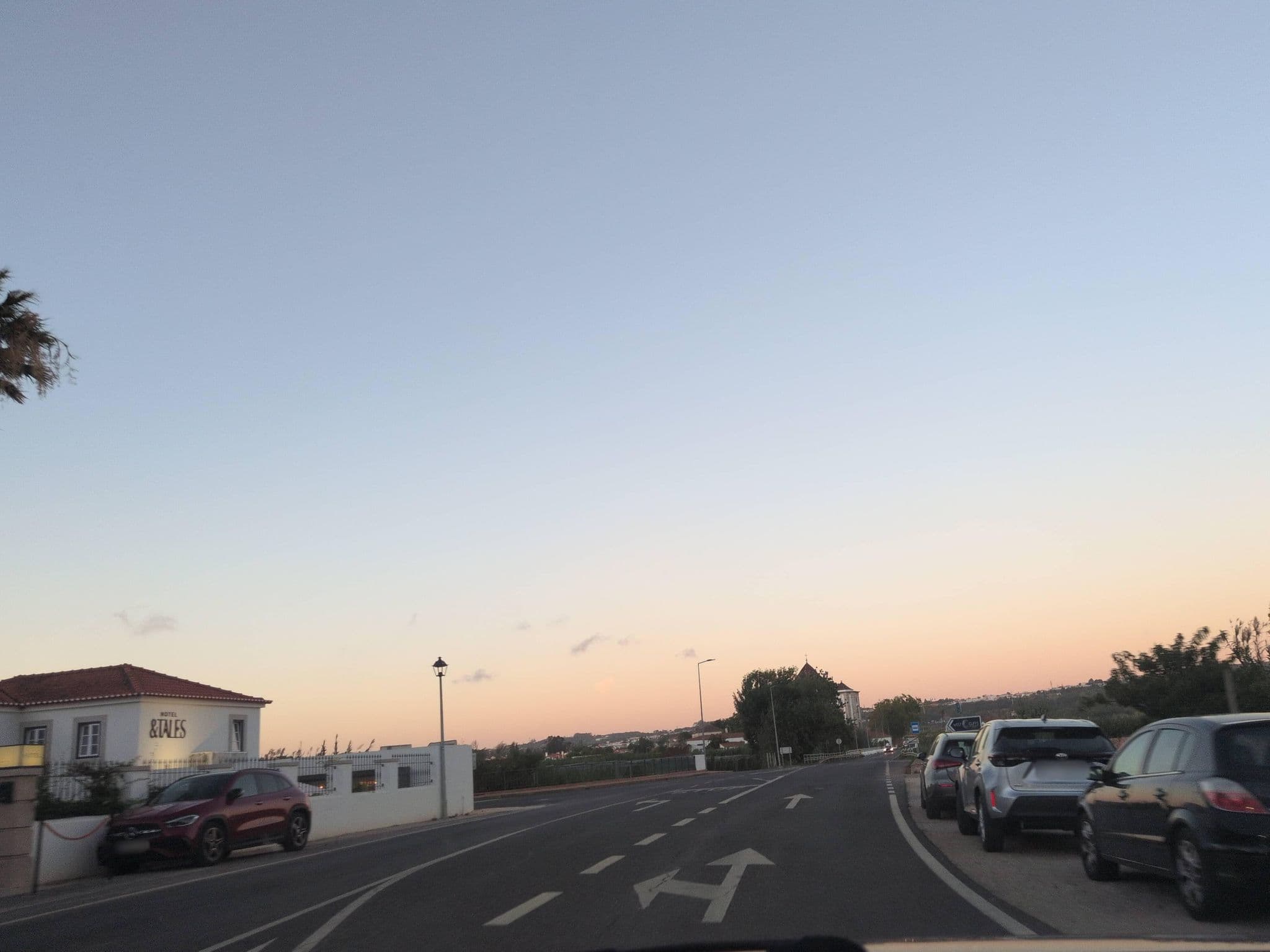 Street view near Viva Hotel, Óbidos — © dominoesbase17 (CC BY-SA · Mapillary)