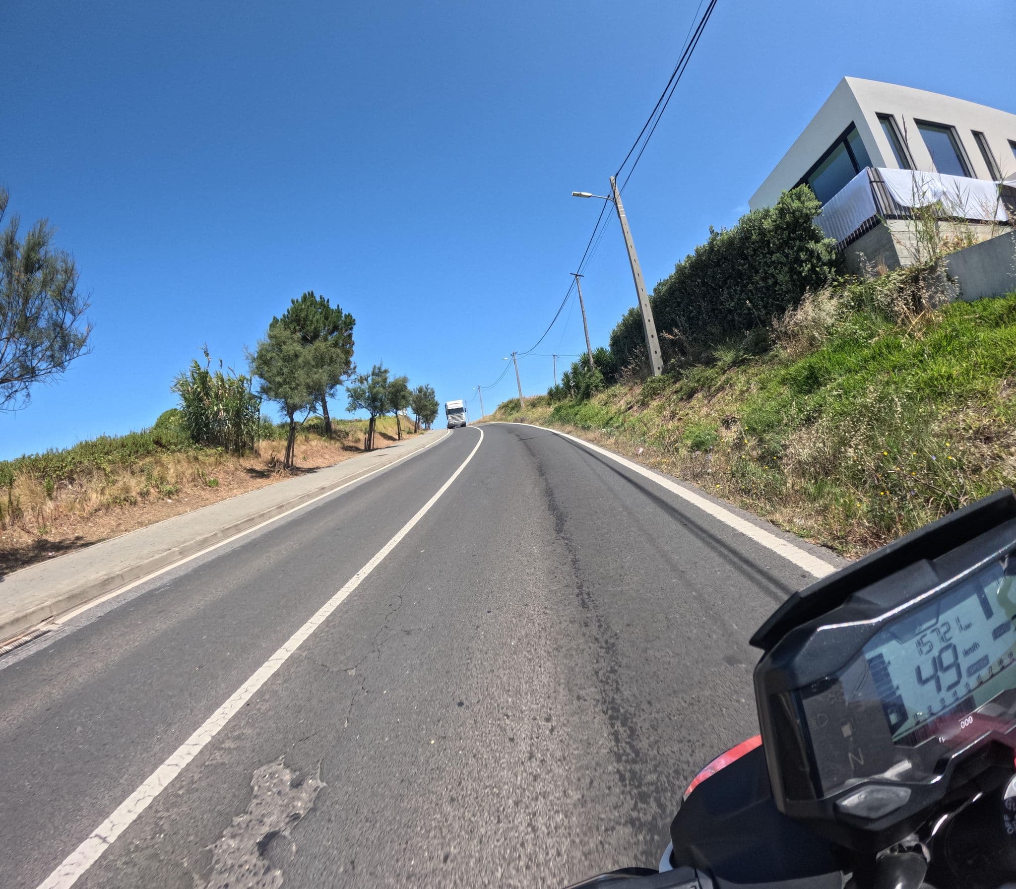 Street view near Surfiberia Ericeira lodge, Santo Isidoro — © danielagos12 (CC BY-SA · Mapillary)