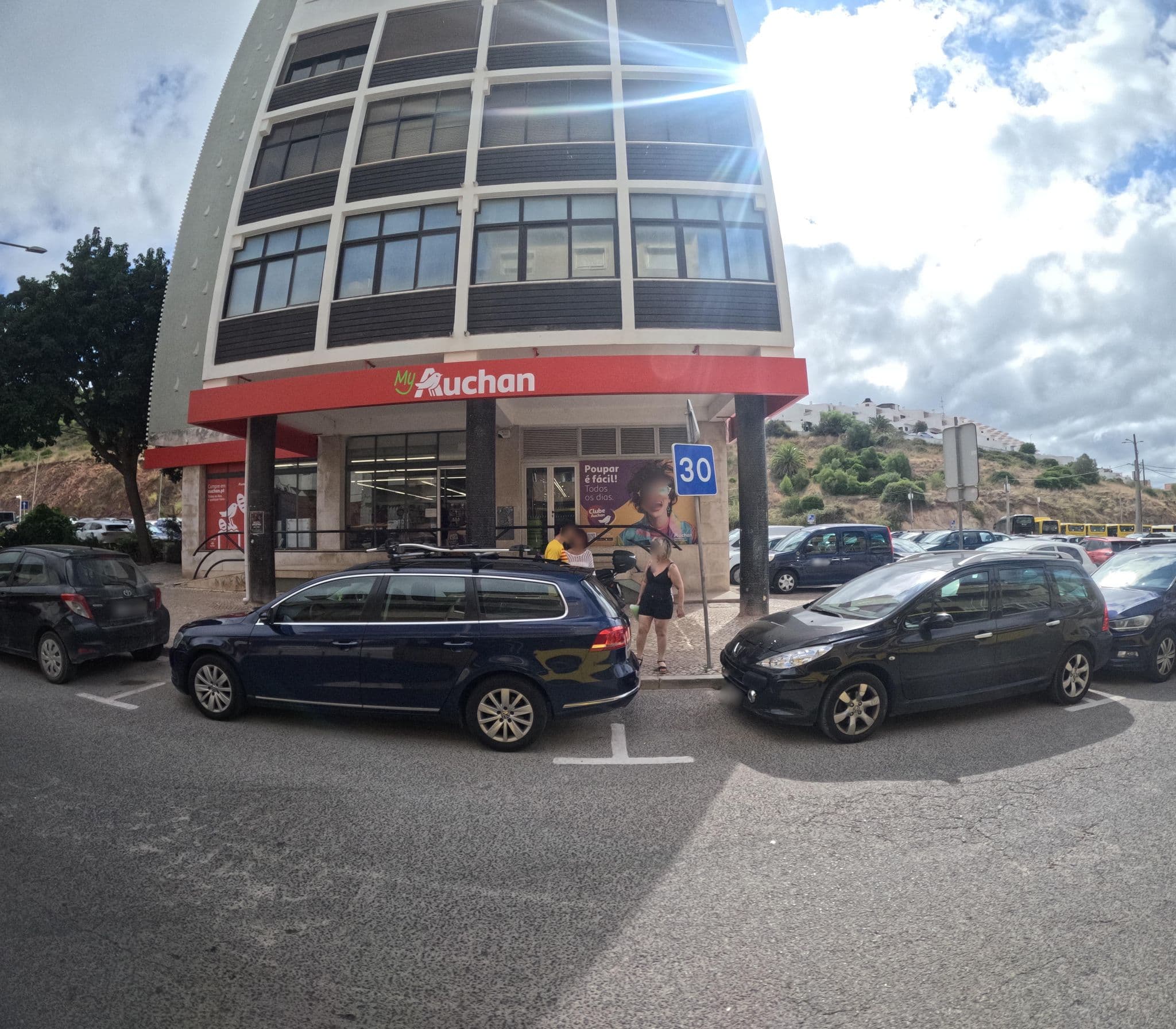Street view near António Mateus, Sesimbra — © danielagos12 (CC BY-SA · Mapillary)