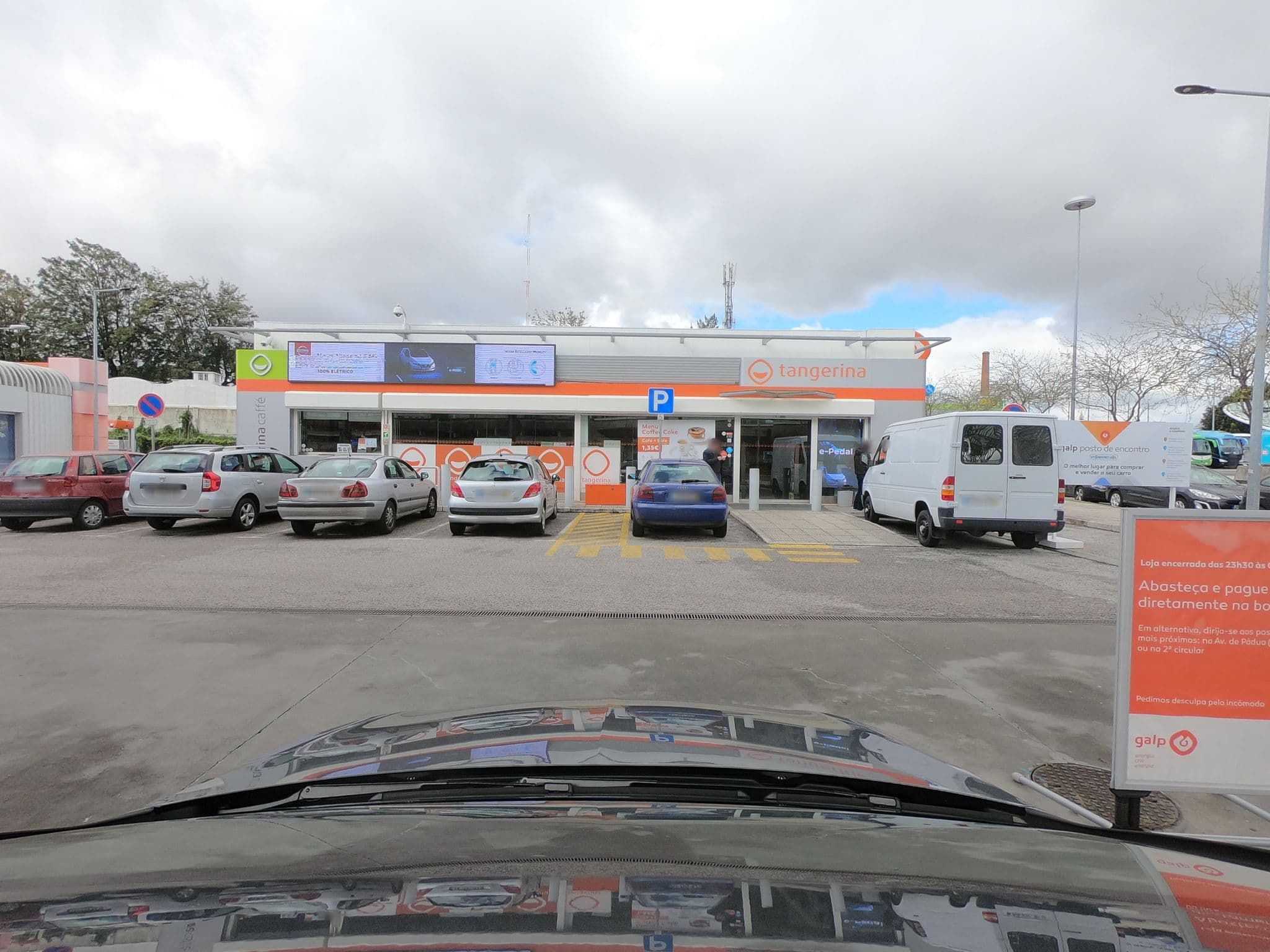 Street view near Hotel Dom Jorge de Lencastre, Parque das Nações — © davipt (CC BY-SA · Mapillary)