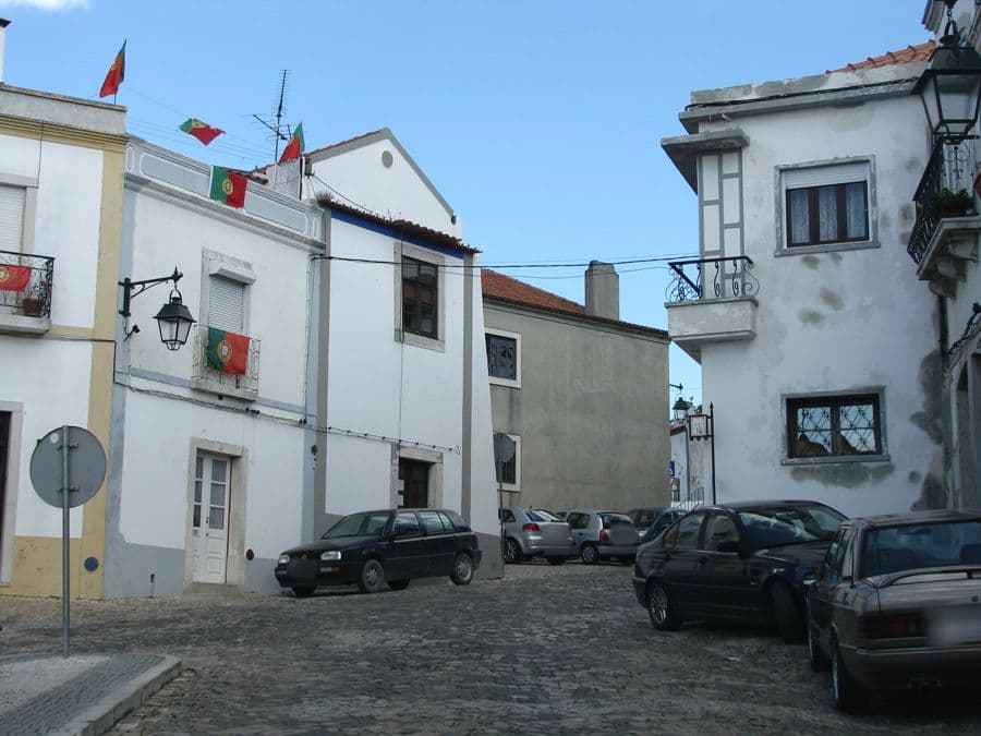 Street view near Porta da Arrábida Suites, Palmela — © barragon (CC BY-SA · Mapillary)