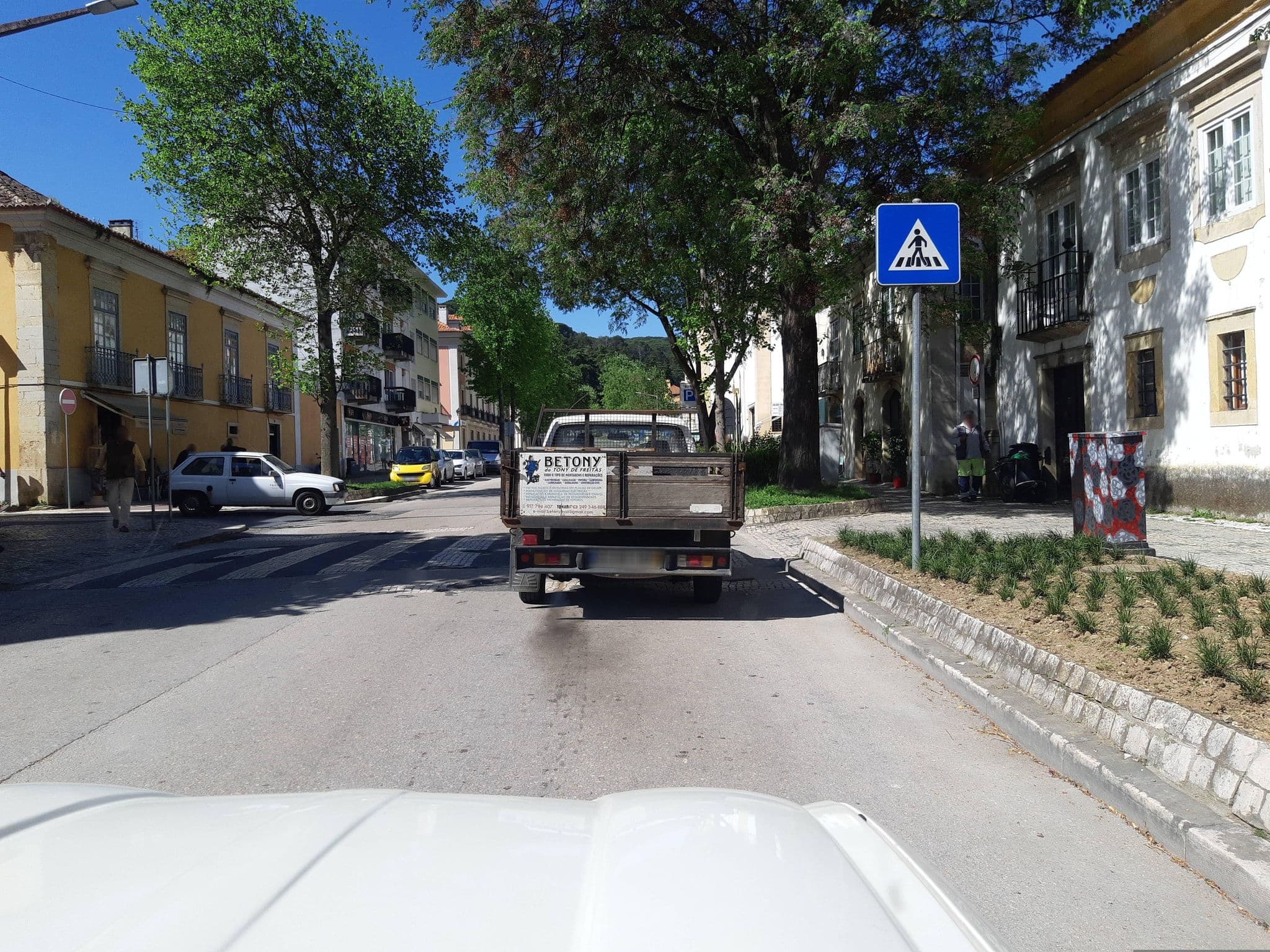 Street view near Casa Da Pedra, Tomar — © geo50 (CC BY-SA · Mapillary)