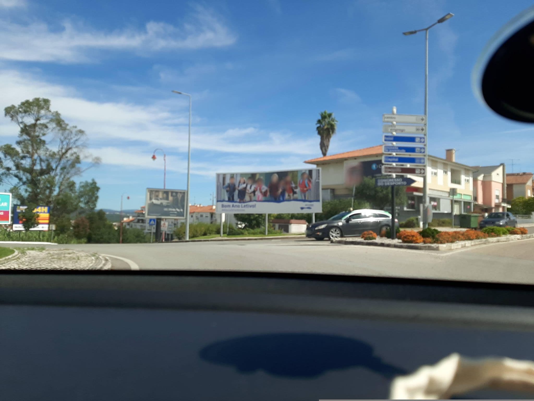 Street view near Dona Amélia Guesthouse, Abrantes — © biomedica (CC BY-SA · Mapillary)