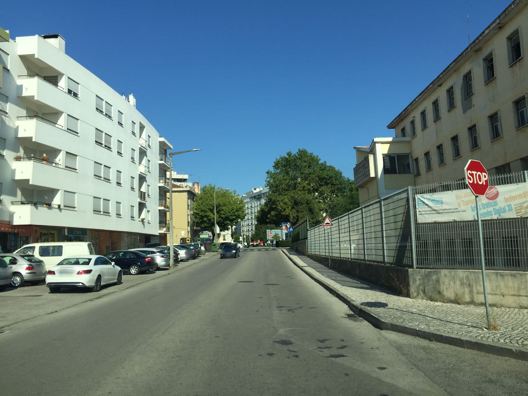 Street view near Isidro Rosa Martins, Tomar — © ptmap (CC BY-SA · Mapillary)
