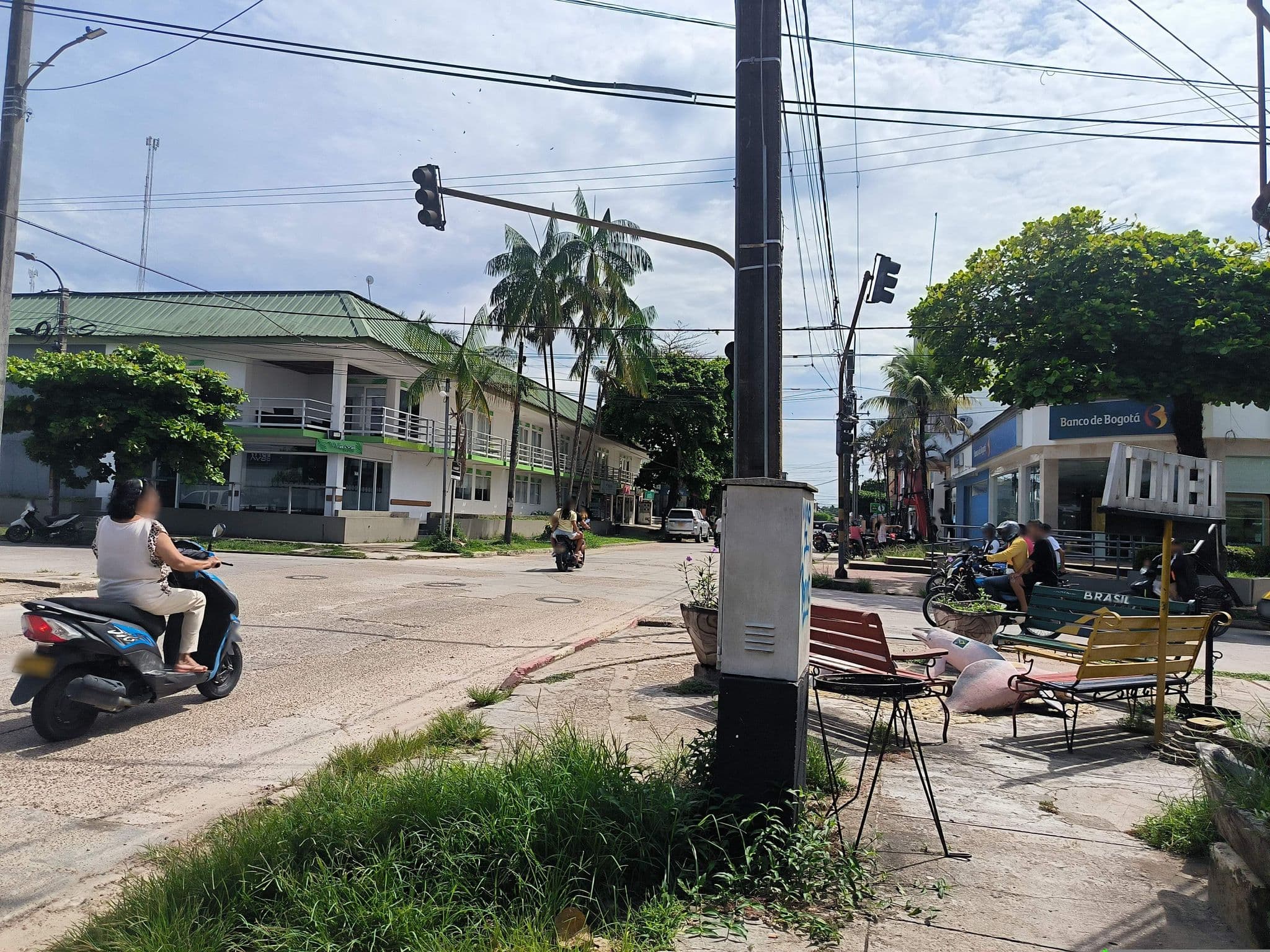 Street view near Waira Suites Hotel, Leticia — © johnarupire (CC BY-SA · Mapillary)