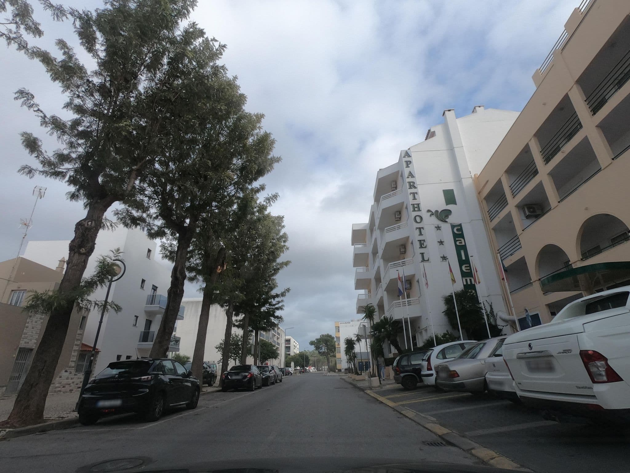 Street view near Aparthotel Calema, Monte Gordo — © filohipo (CC BY-SA · Mapillary)