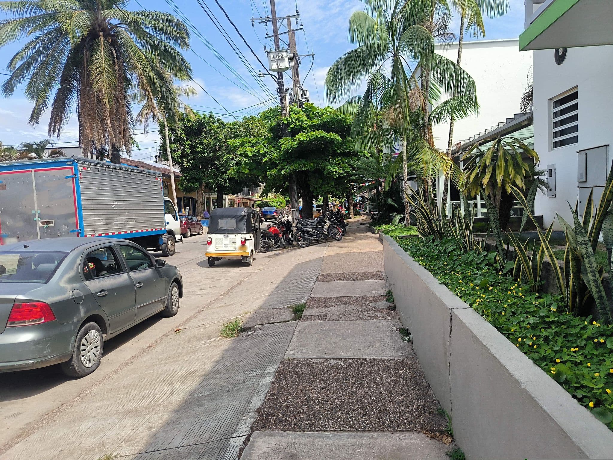 Street view near Gamboa Hostel, Leticia — © johnarupire (CC BY-SA · Mapillary)