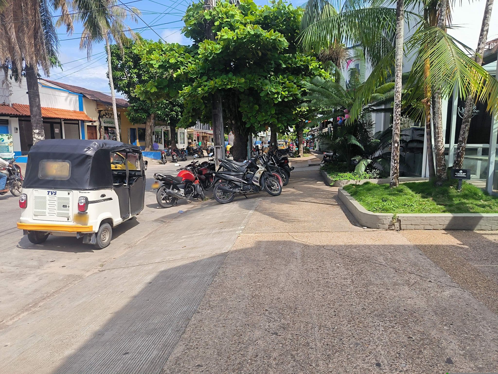 Street view near Hotel San José, Leticia — © johnarupire (CC BY-SA · Mapillary)