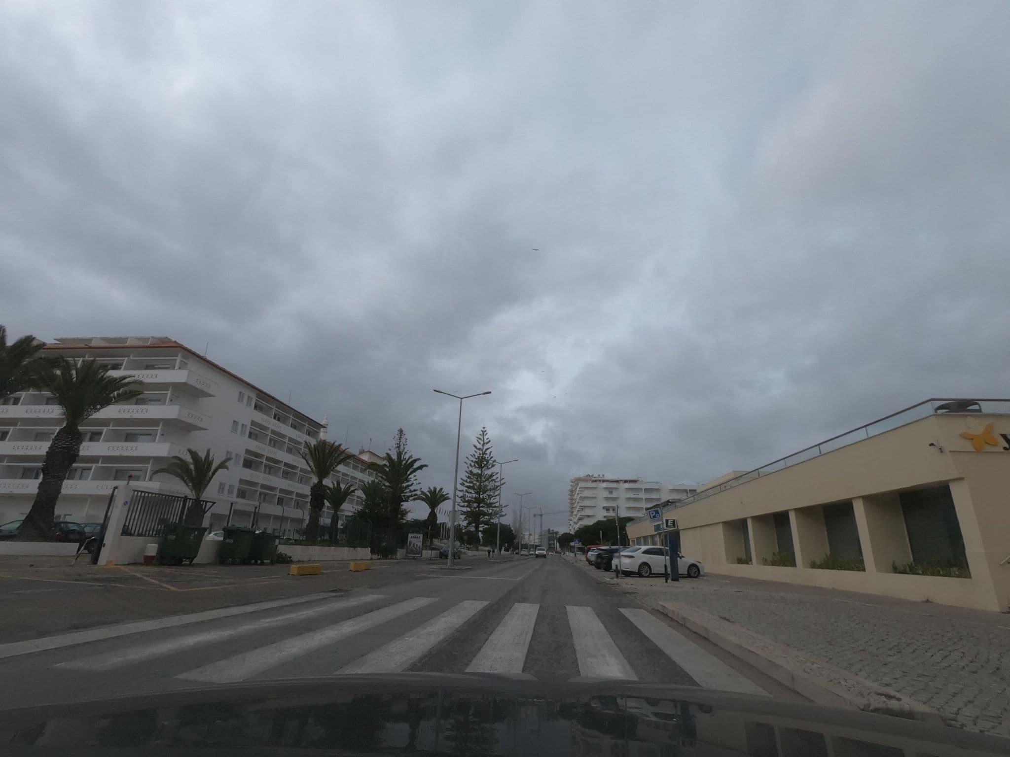 Street view near Yellow Hotel, Monte Gordo — © filohipo (CC BY-SA · Mapillary)