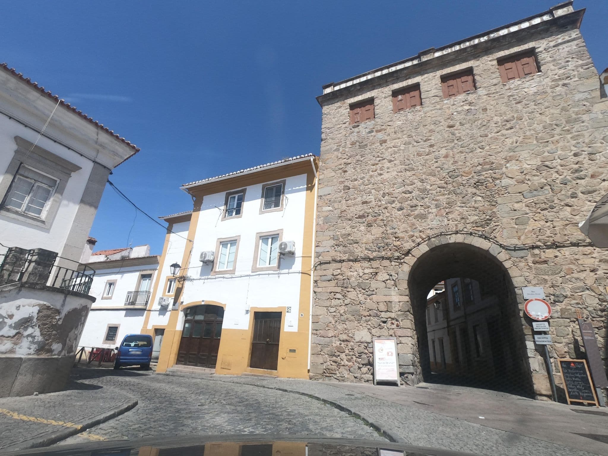 Street view near Casa do Arco Portalegre, Portalegre — © filohipo (CC BY-SA · Mapillary)