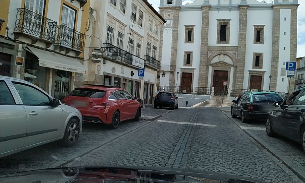 Street view near Turaventur, Évora — © sanjorgepinho (CC BY-SA · Mapillary)