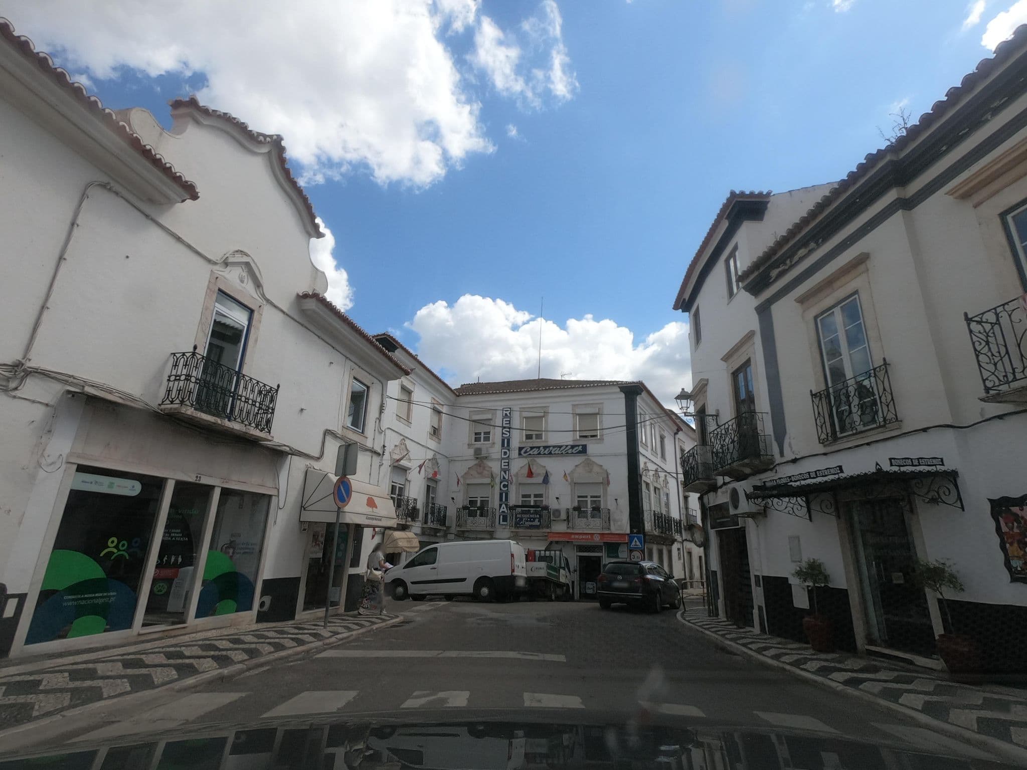 Street view near Residencial Carvalho, Estremoz — © filohipo (CC BY-SA · Mapillary)