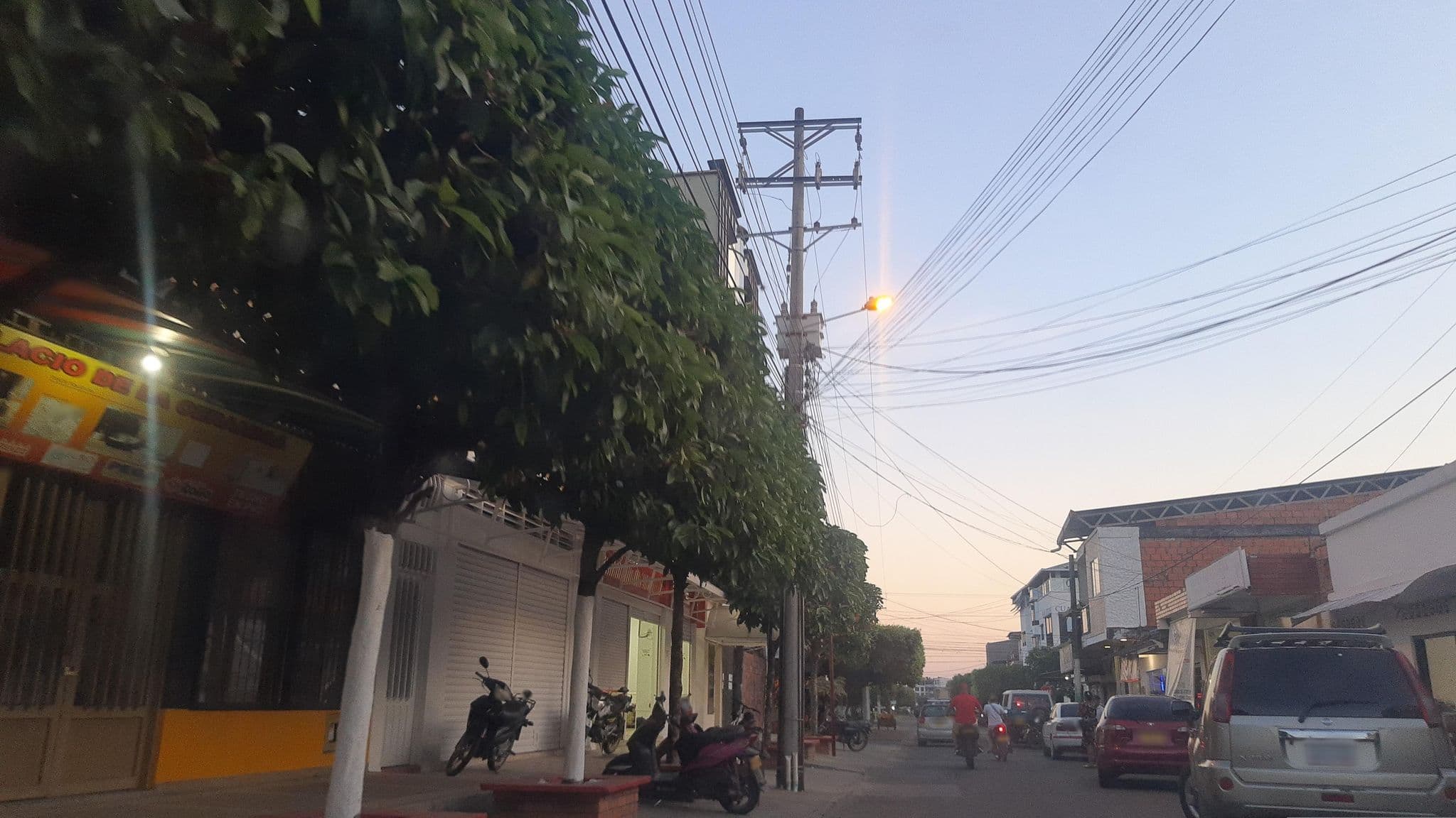 Street view near Royal Bacarly, Tame — © luiscame (CC BY-SA · Mapillary)