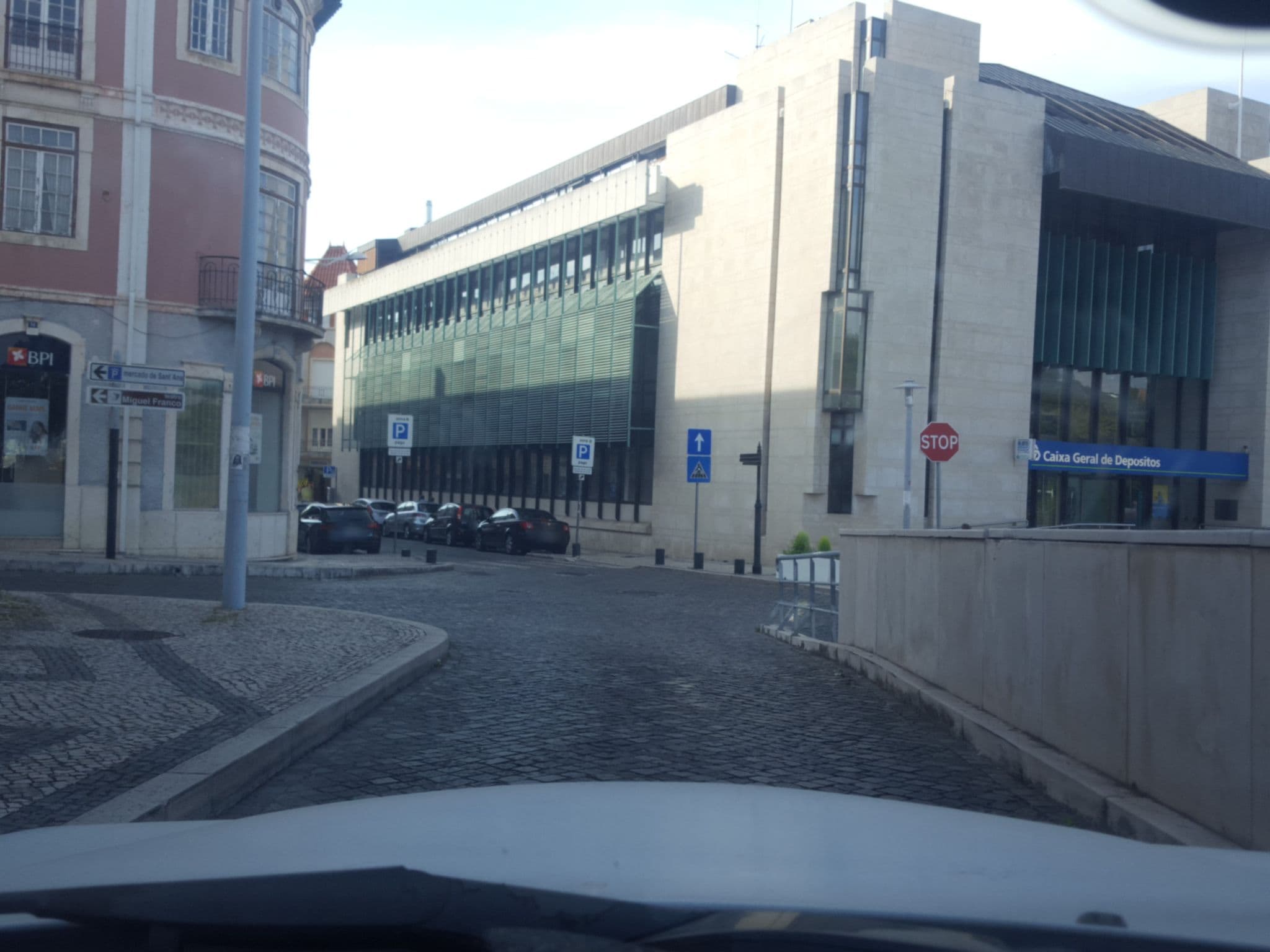 Street view near Lotus - Hoteis e Investimentos Turisticos, Leiria — © j0n4s13 (CC BY-SA · Mapillary)