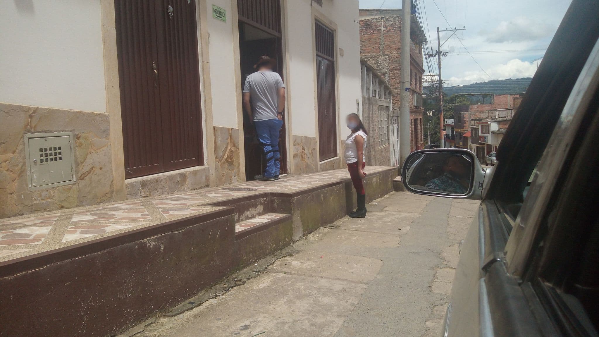 Street view near Colonial, Manta — © juanita27 (CC BY-SA · Mapillary)