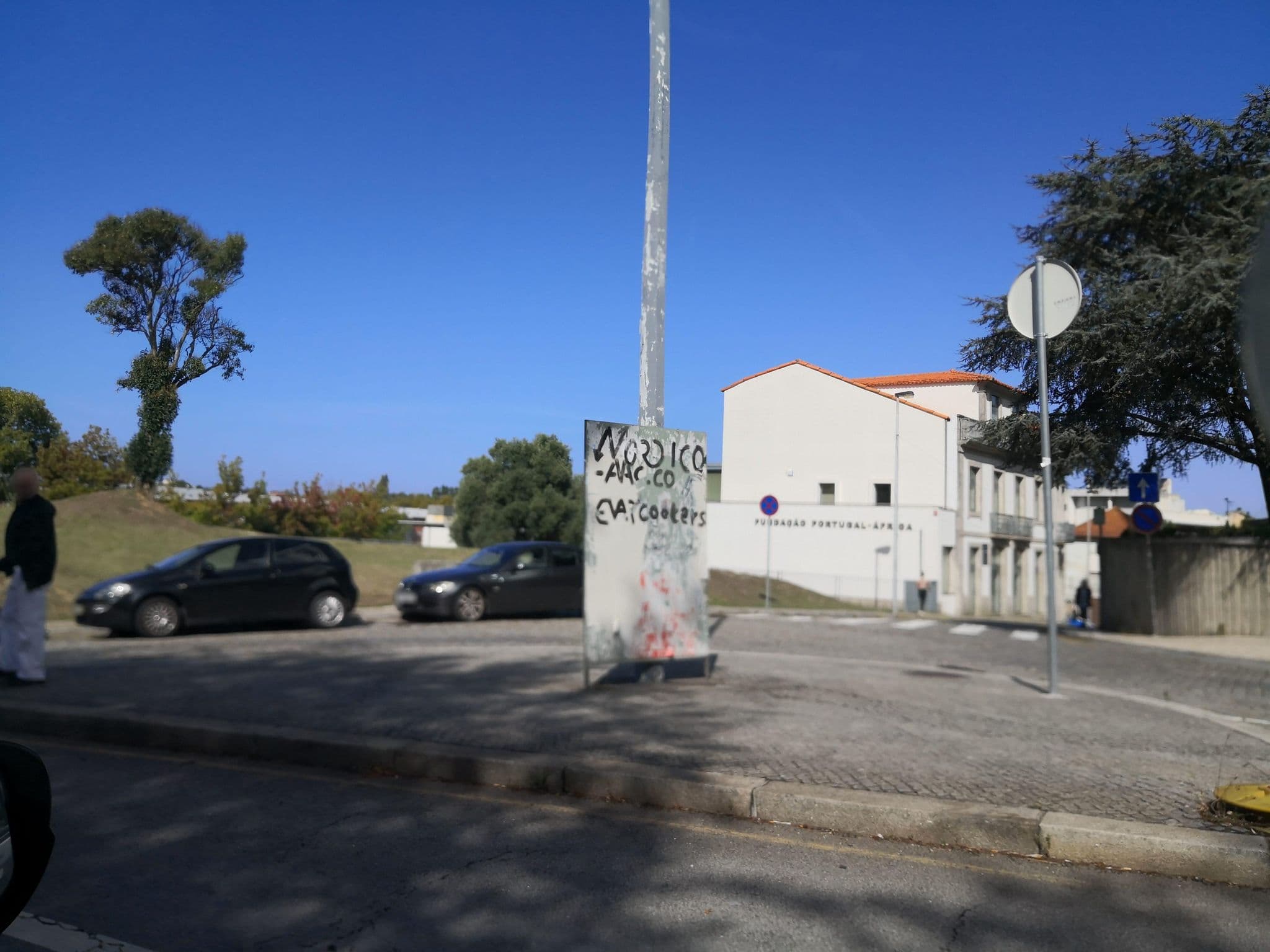 Street view near Rooftop Pool & Bar, Lordelo do Ouro — © sanjorgepinho (CC BY-SA · Mapillary)